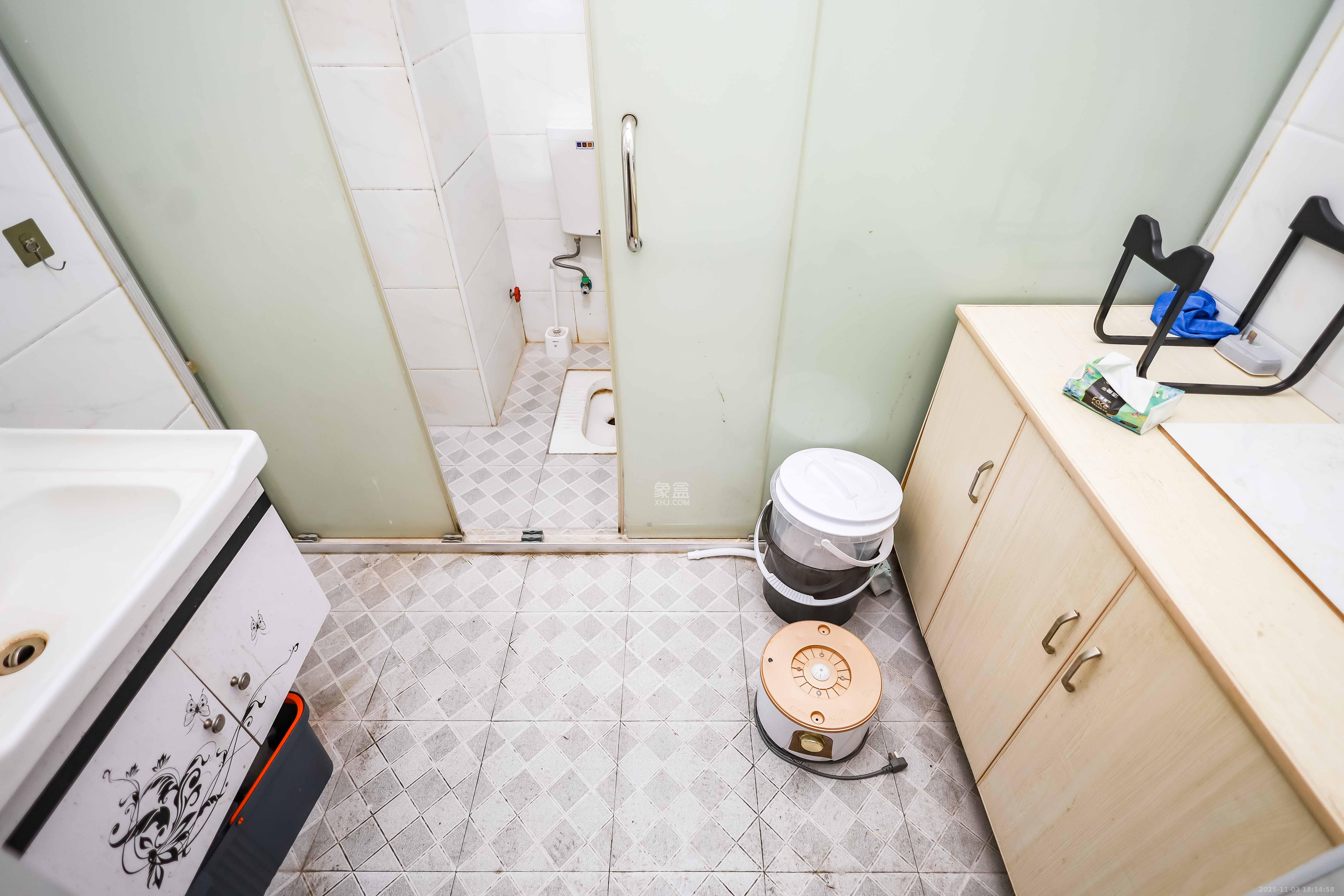 荣盛花语馨苑 1室1厅1卫 20.0万 荣盛花语馨苑 1室1厅1卫 20.0万卫生间