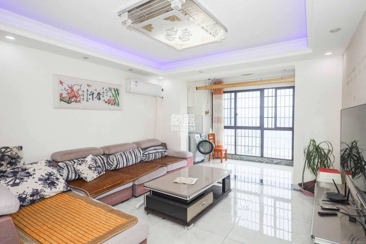 麓谷星辰 3室2厅1卫 88.0万 麓谷星辰 3室2厅1卫 88.0万客厅