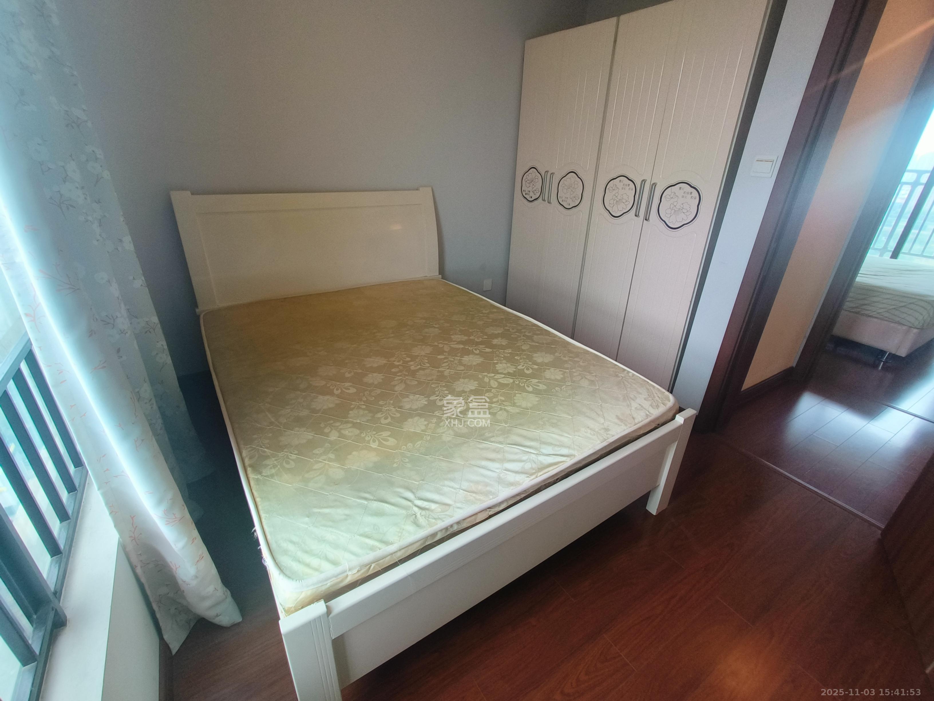 万科城 2室2厅1卫 2400.0元/月 万科城 2室2厅1卫 2400.0元/月室内图