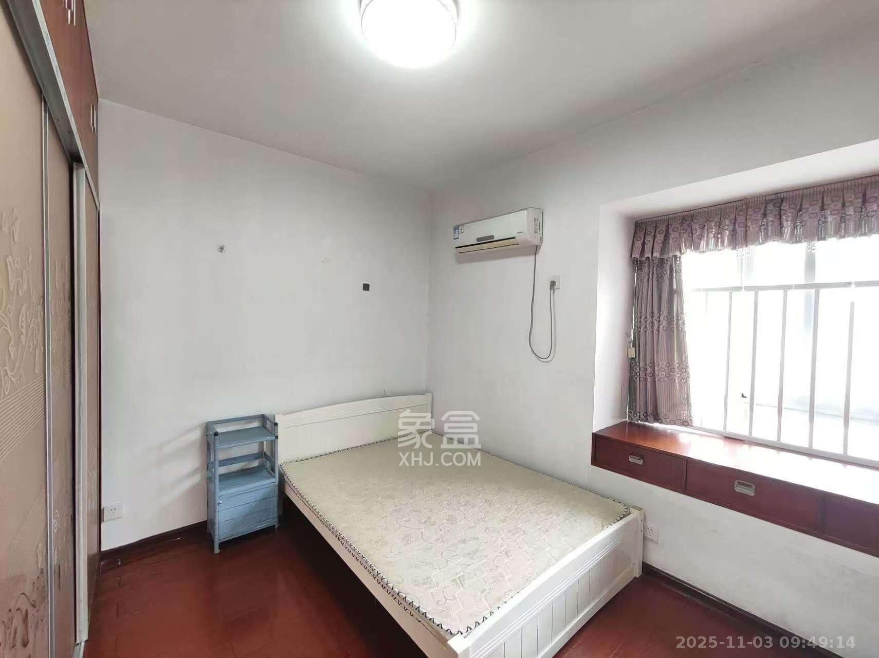 麓山润城  2室2厅1卫    2000.0元/月室内图