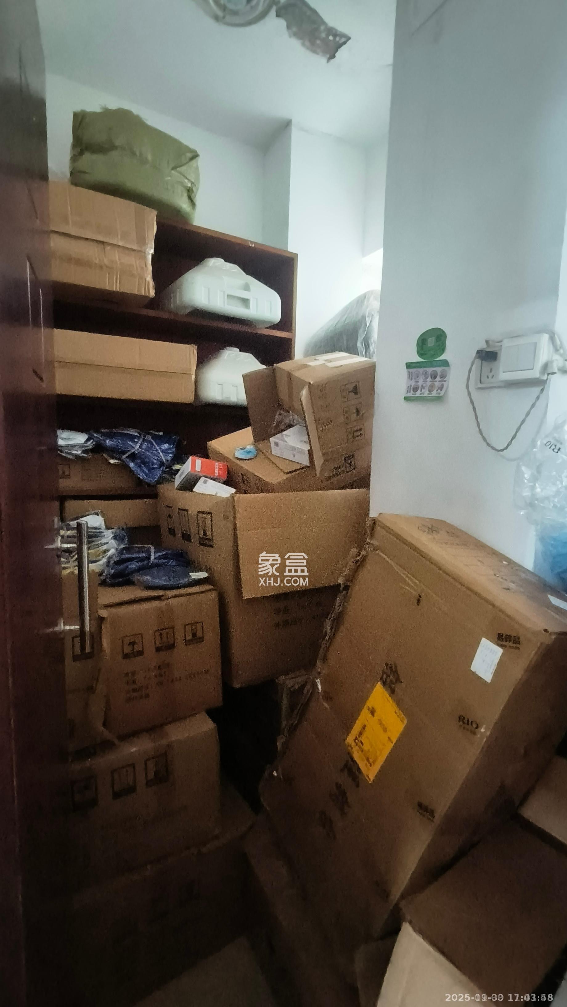 左岸右岸  4室1厅1卫    4999.0元/月室内图