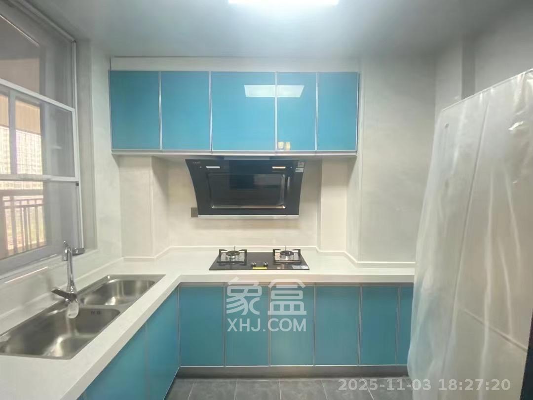 芙蓉万国城MOMA（卓越汇富苑）  3室1厅1卫    2600.0元/月室内图