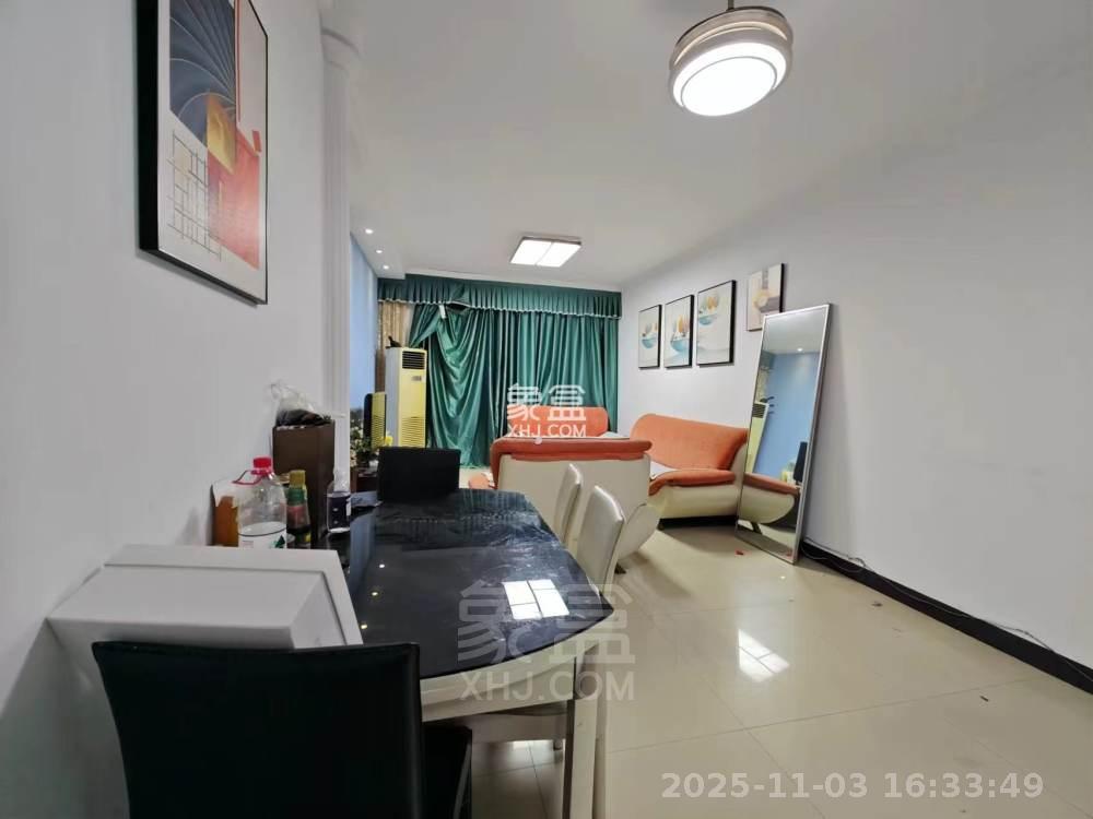 城市风景 2室1厅1卫 1500.0元/月 城市风景 2室1厅1卫 1500.0元/月室内图