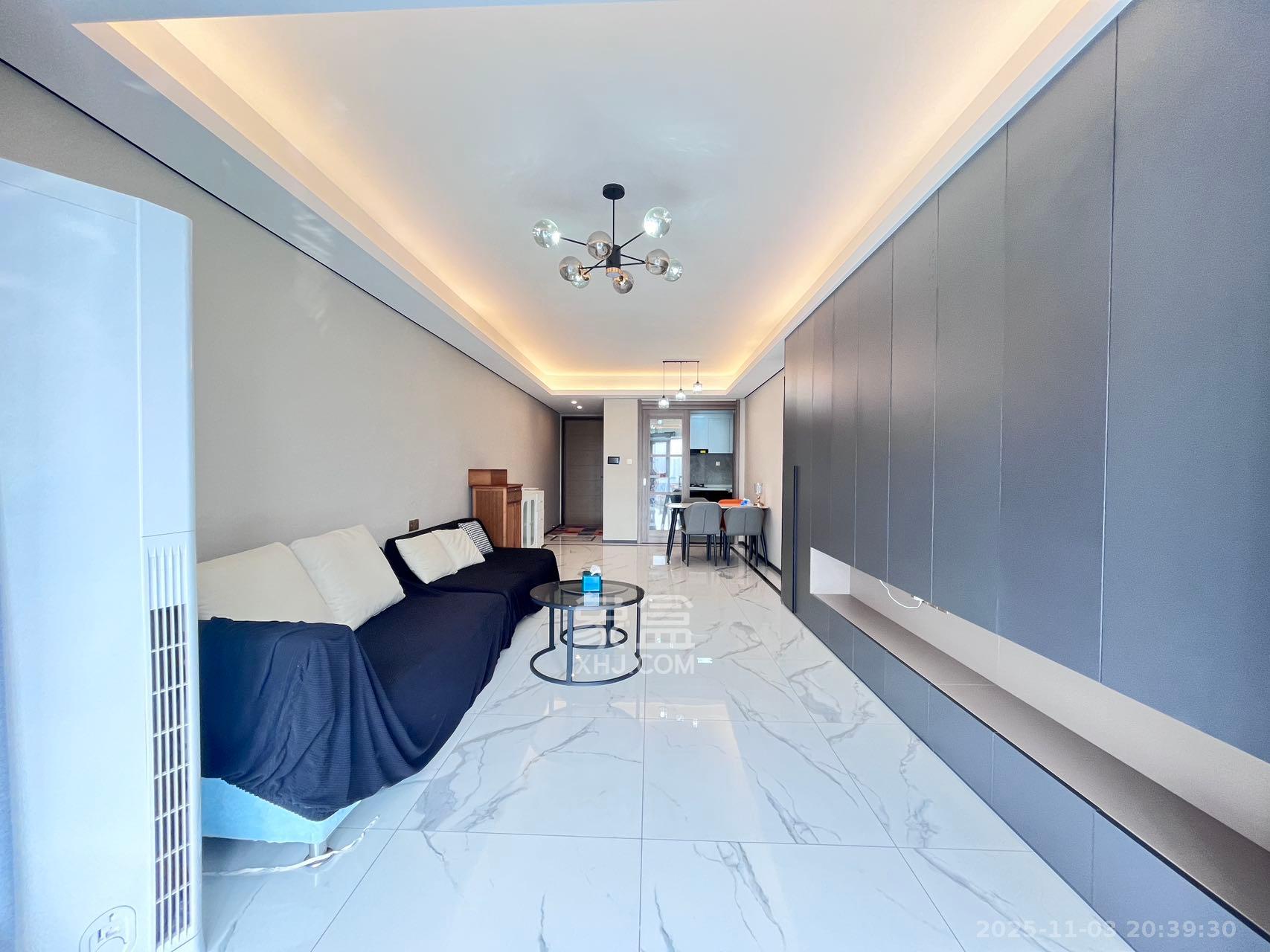 中海阅麓山二期  3室2厅2卫    3500.0元/月