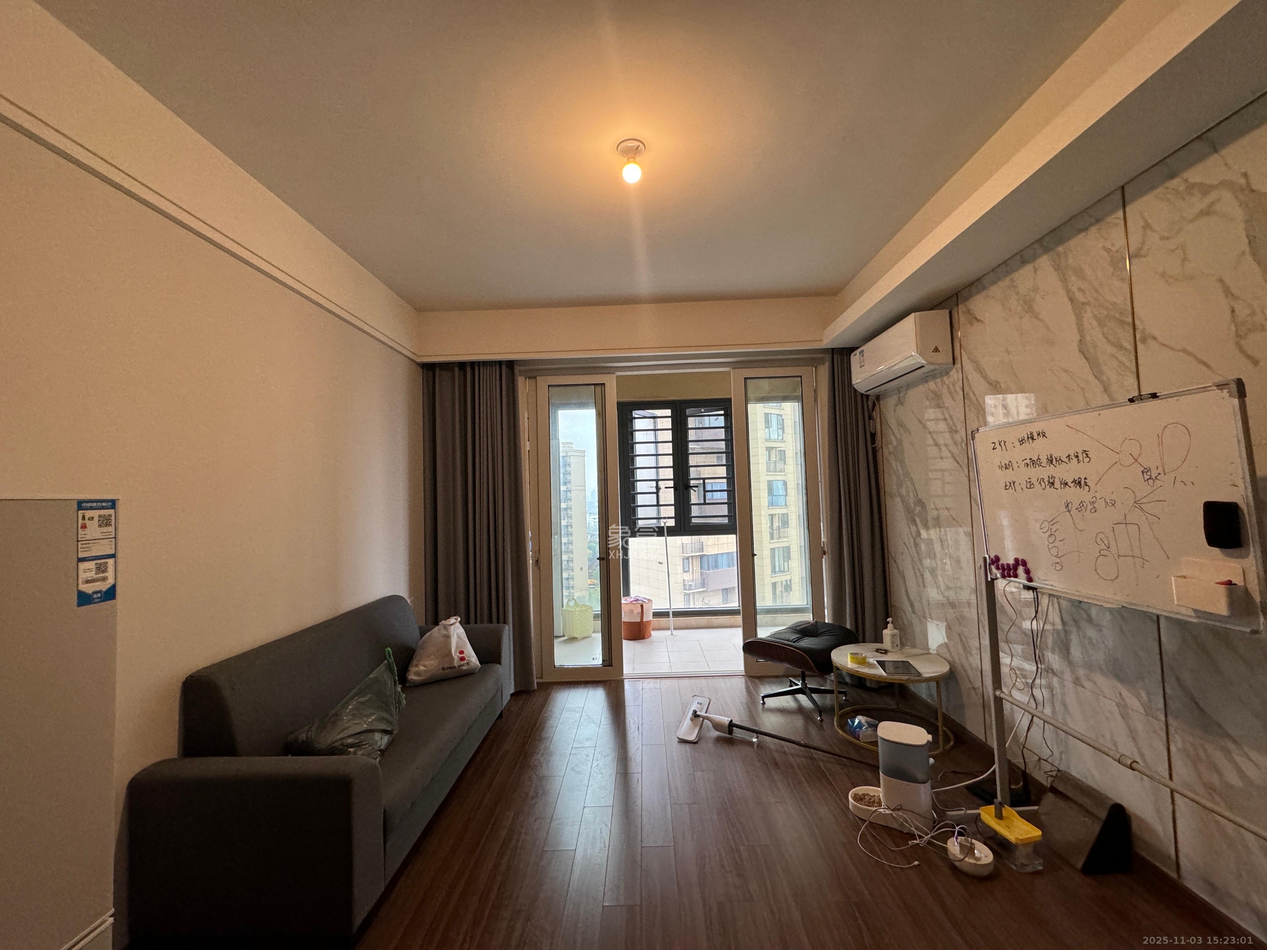 保利香槟国际  3室1厅2卫    2100.0元/月