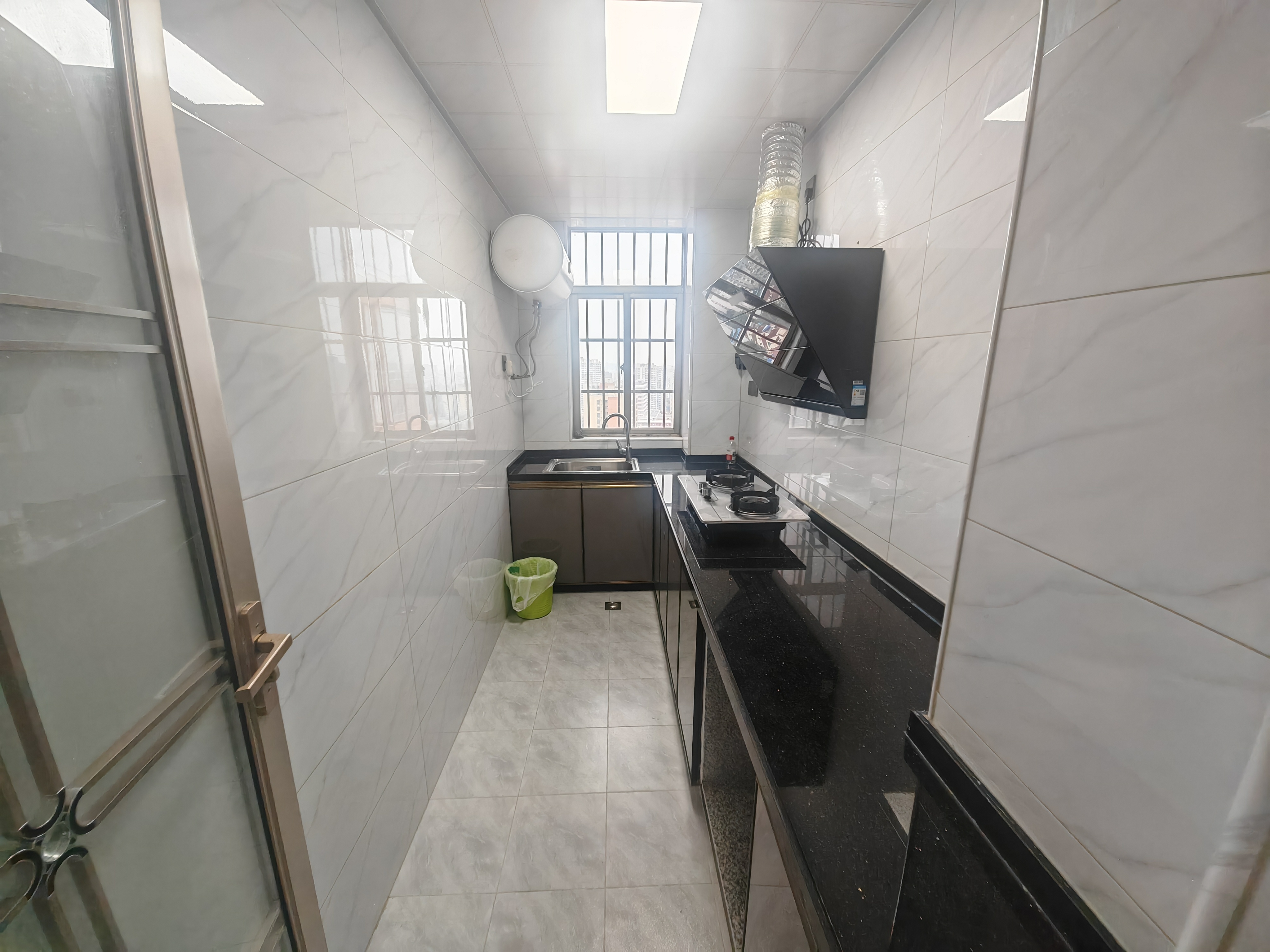 幸福家园  3室2厅1卫    2000.0元/月室内图