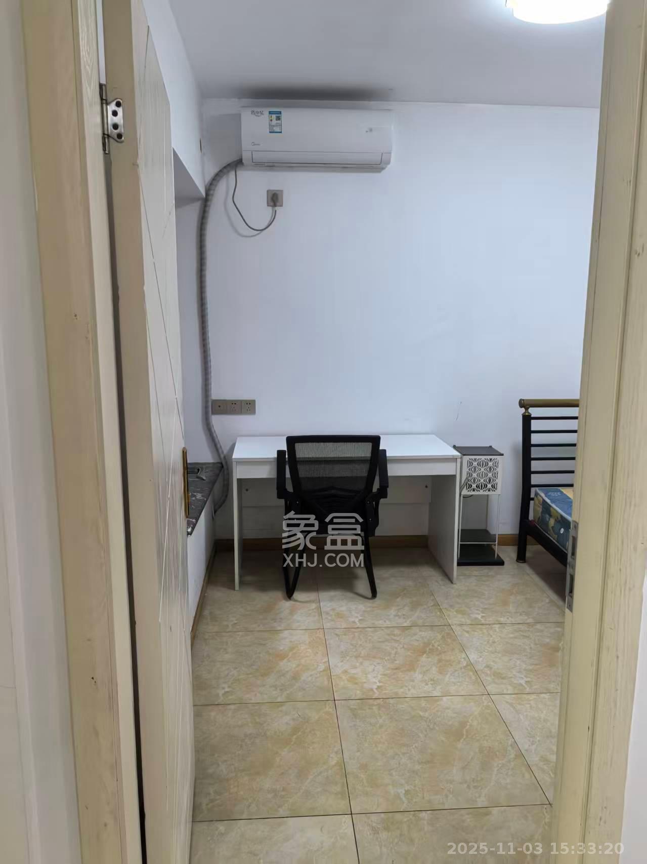 麓枫和苑  2室1厅1卫    2200.0元/月室内图