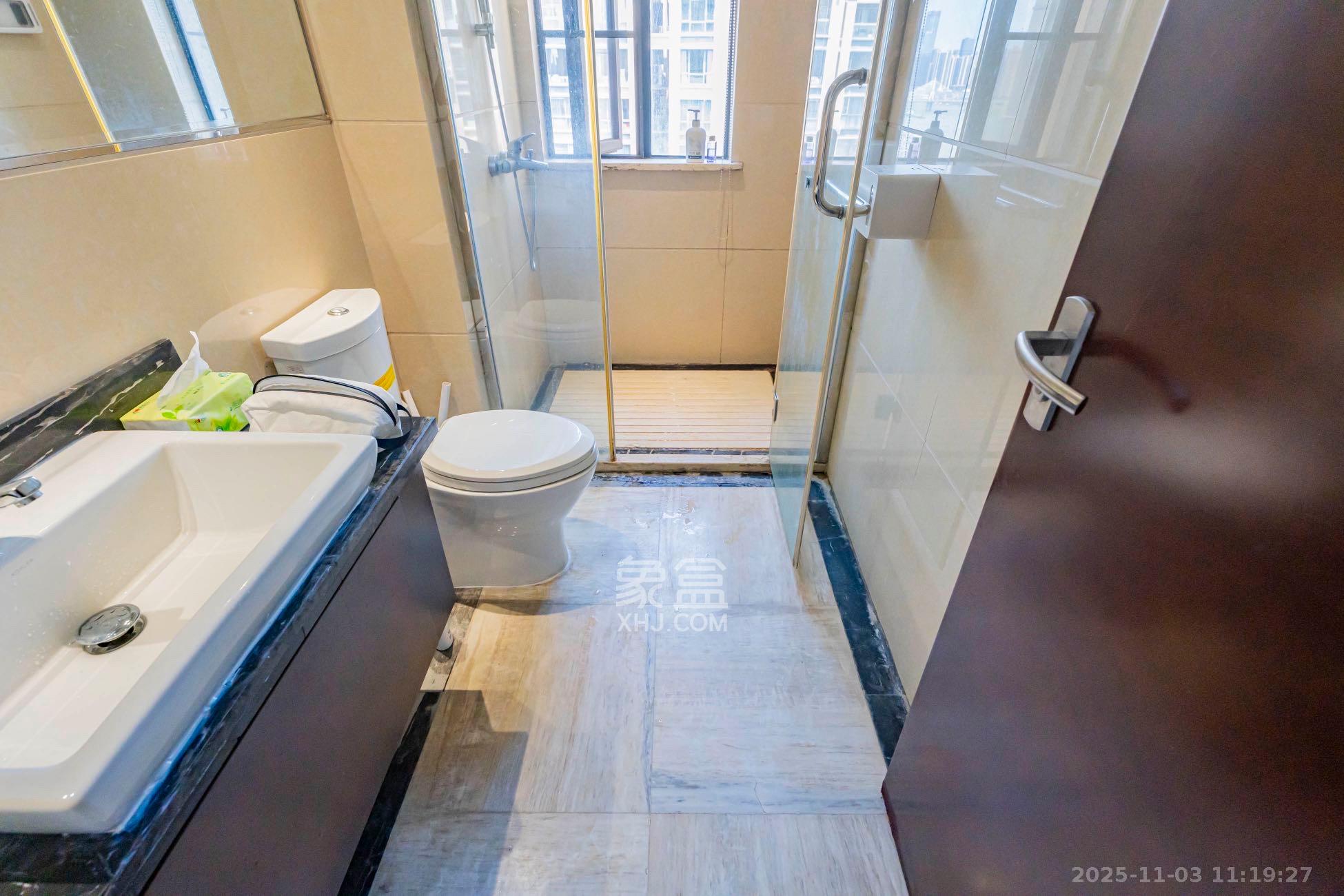 复地崑玉国际一期  3室2厅2卫    6000.0元/月室内图