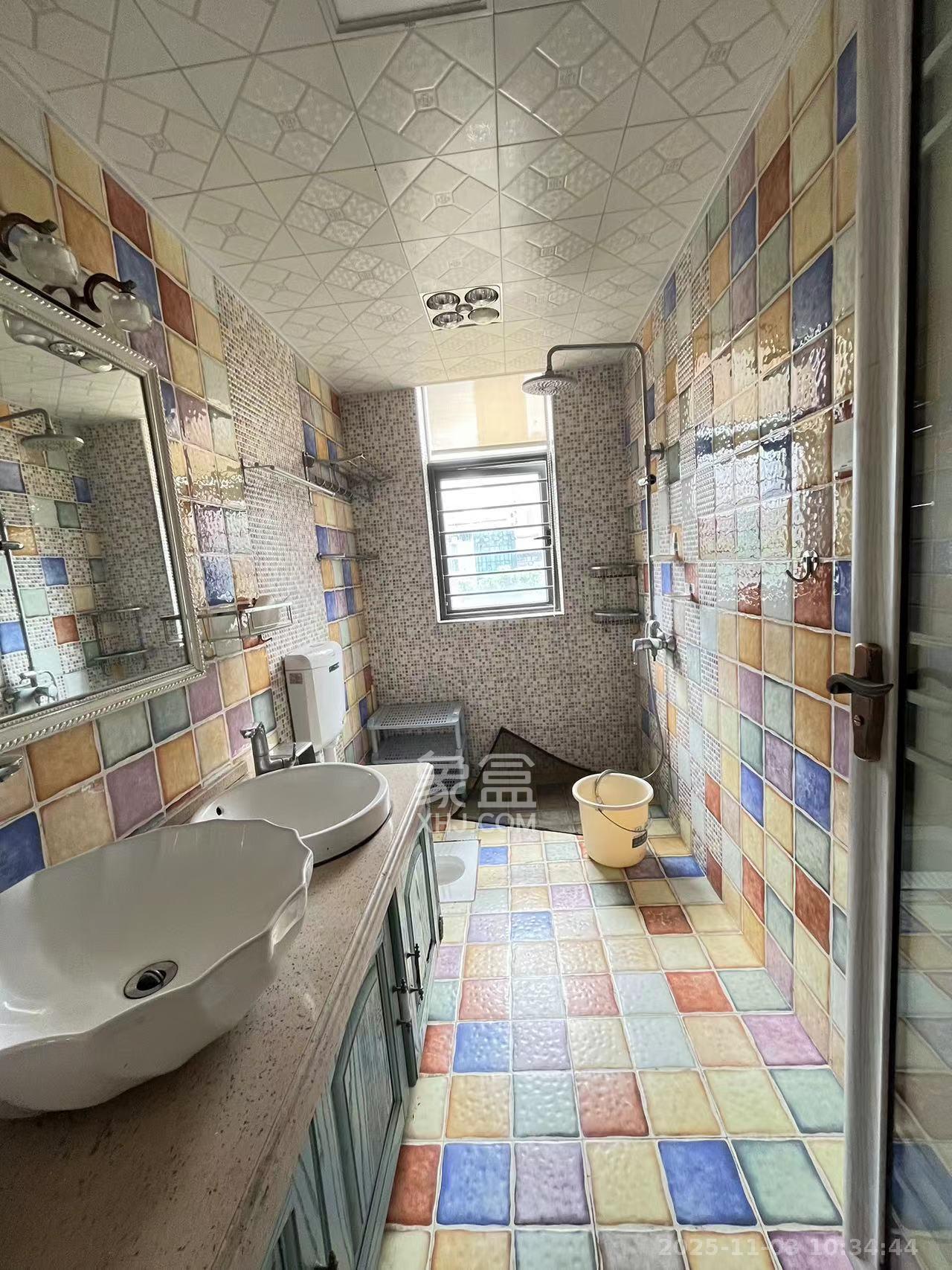 中房瑞致国际  2室2厅1卫    2000.0元/月室内图