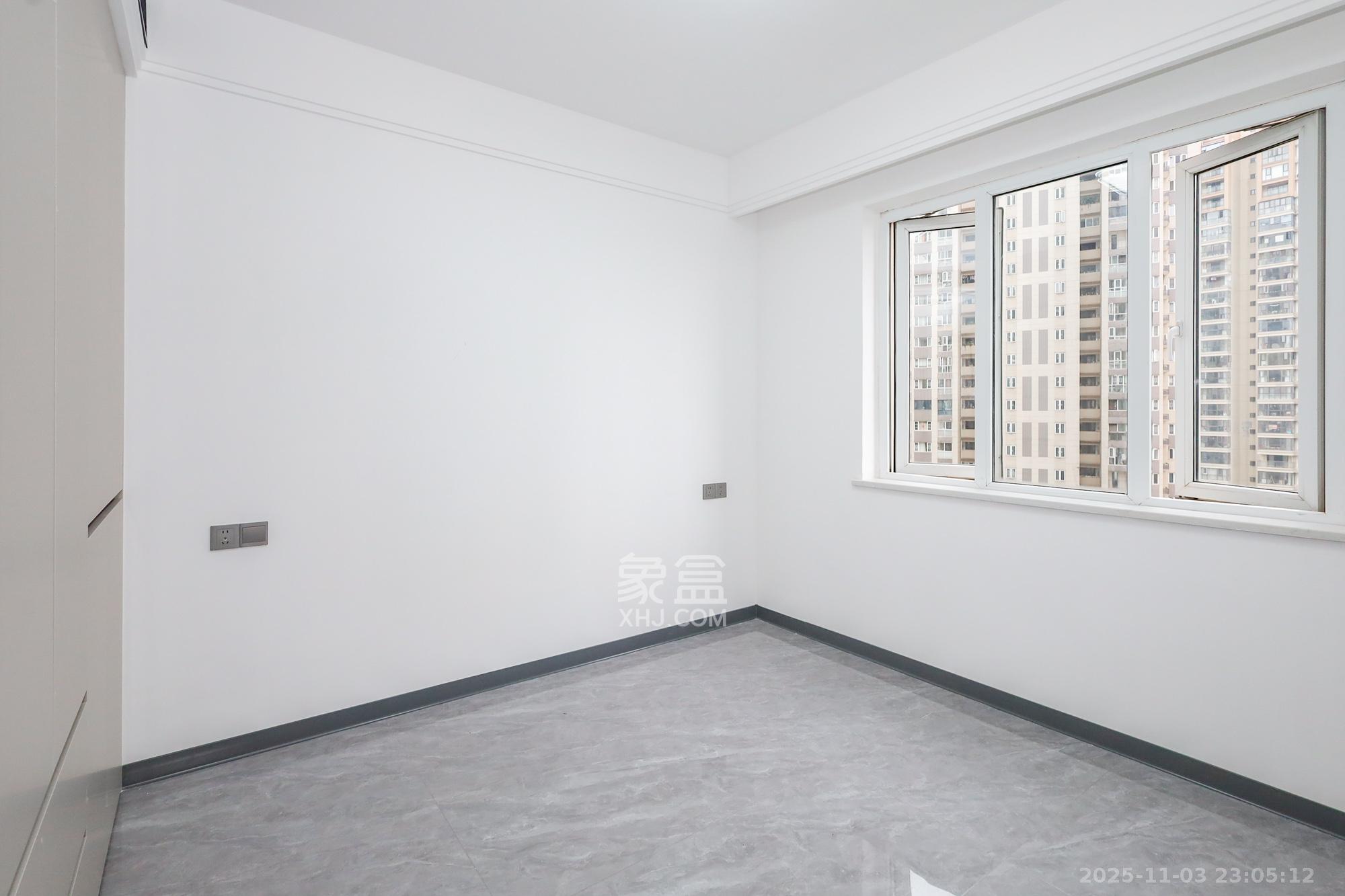 当代滨江MOMA  3室2厅2卫    132.0万卧室