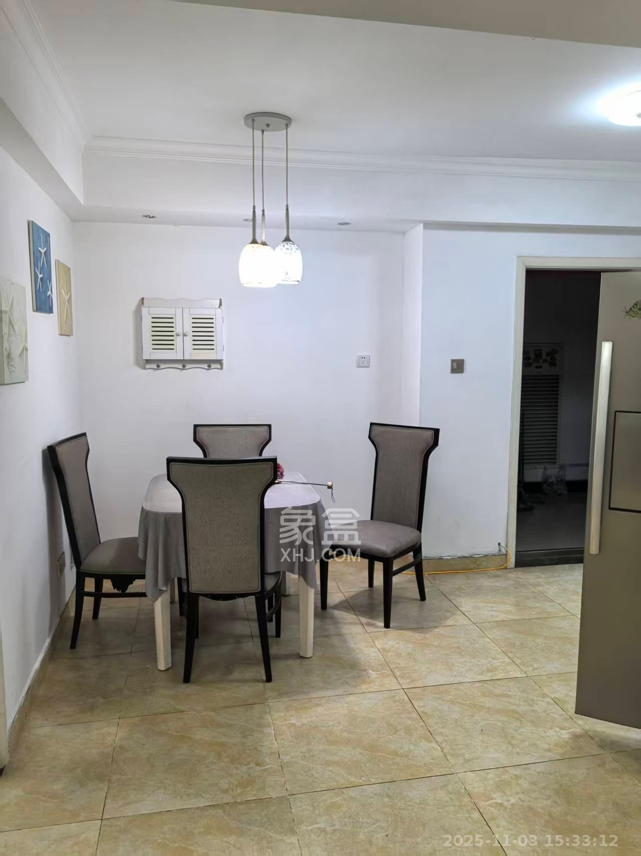 麓枫和苑  2室1厅1卫    2200.0元/月室内图