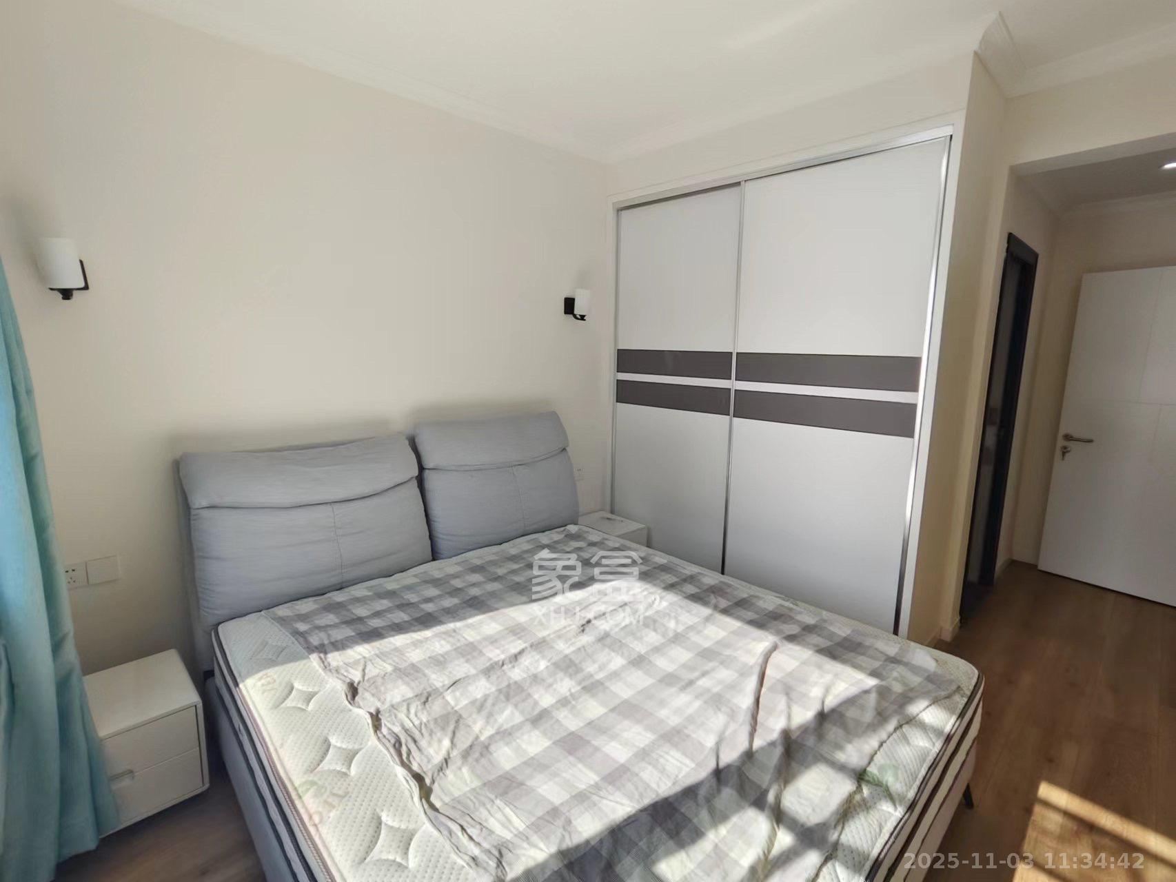 荣盛岳麓峰景 3室2厅2卫 2300.0元/月 荣盛岳麓峰景 3室2厅2卫 2300.0元/月室内图