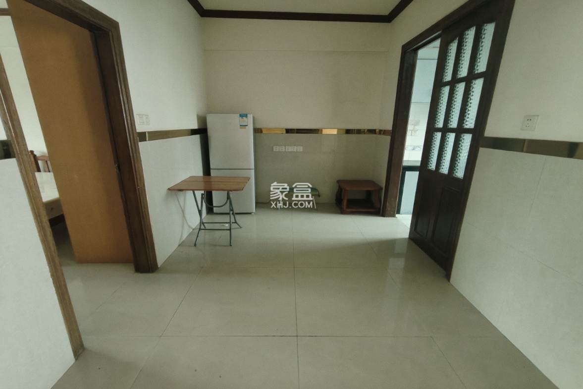 海南师范大学 3室2厅2卫 138.0万 海南师范大学 3室2厅2卫 138.0万客厅