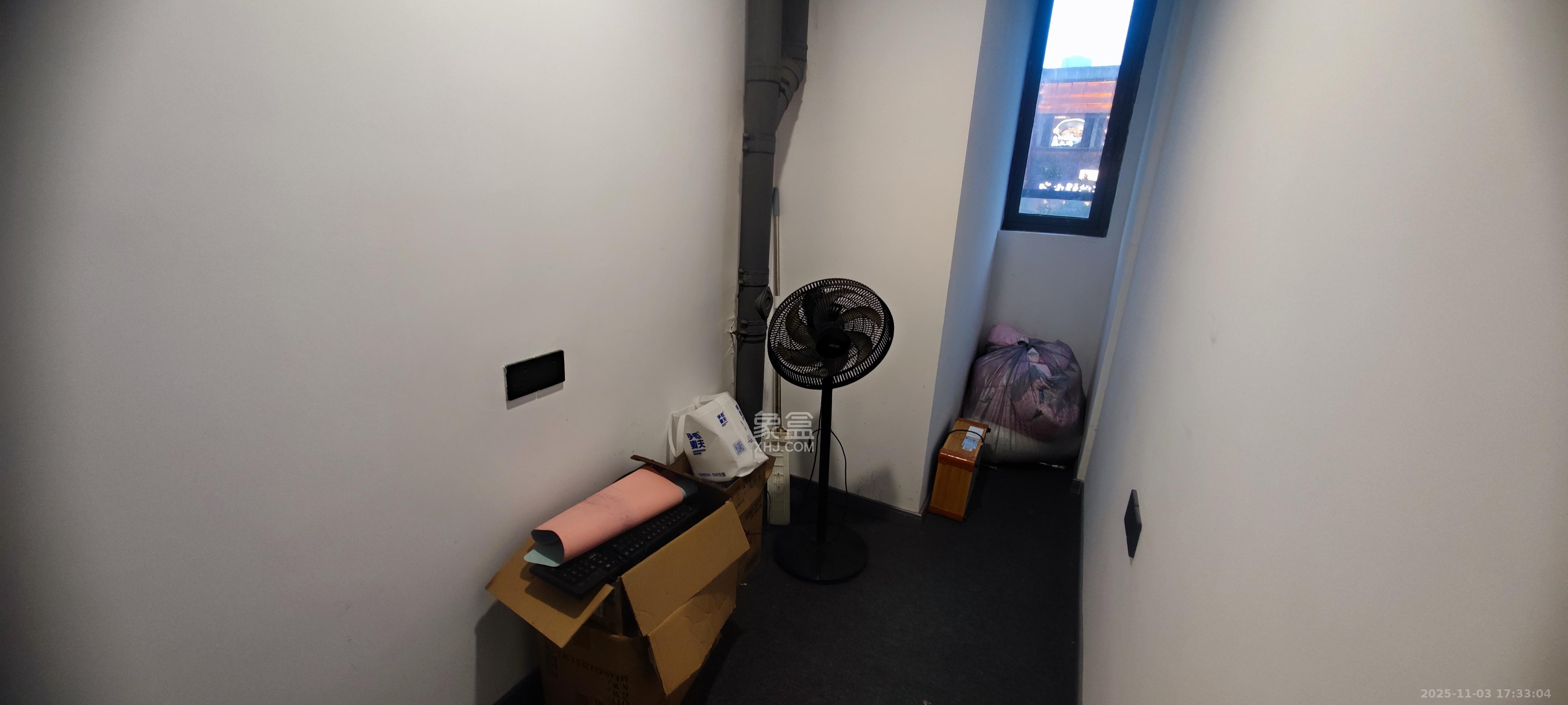 卓越浅水湾 7室2厅2卫 4500.0元/月 卓越浅水湾 7室2厅2卫 4500.0元/月室内图