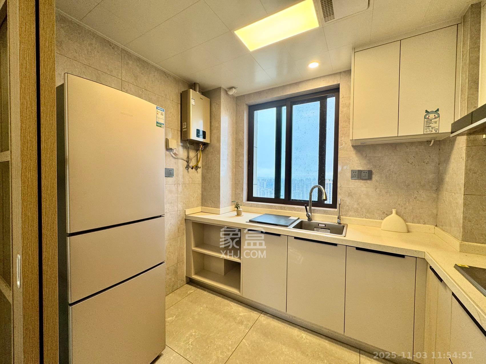 龙湖铂金中心(龙湖春江郦城) 3室1厅2卫 6000.0元/月 龙湖铂金中心(龙湖春江郦城) 3室1厅2卫 6000.0元/月室内图