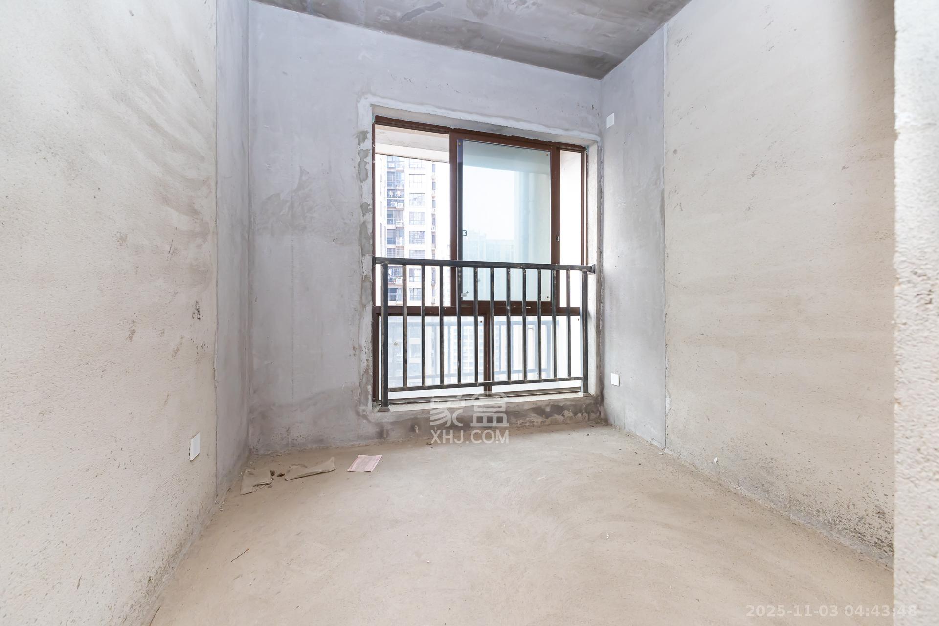 星月绿洲  4室2厅2卫    80.0万卧室