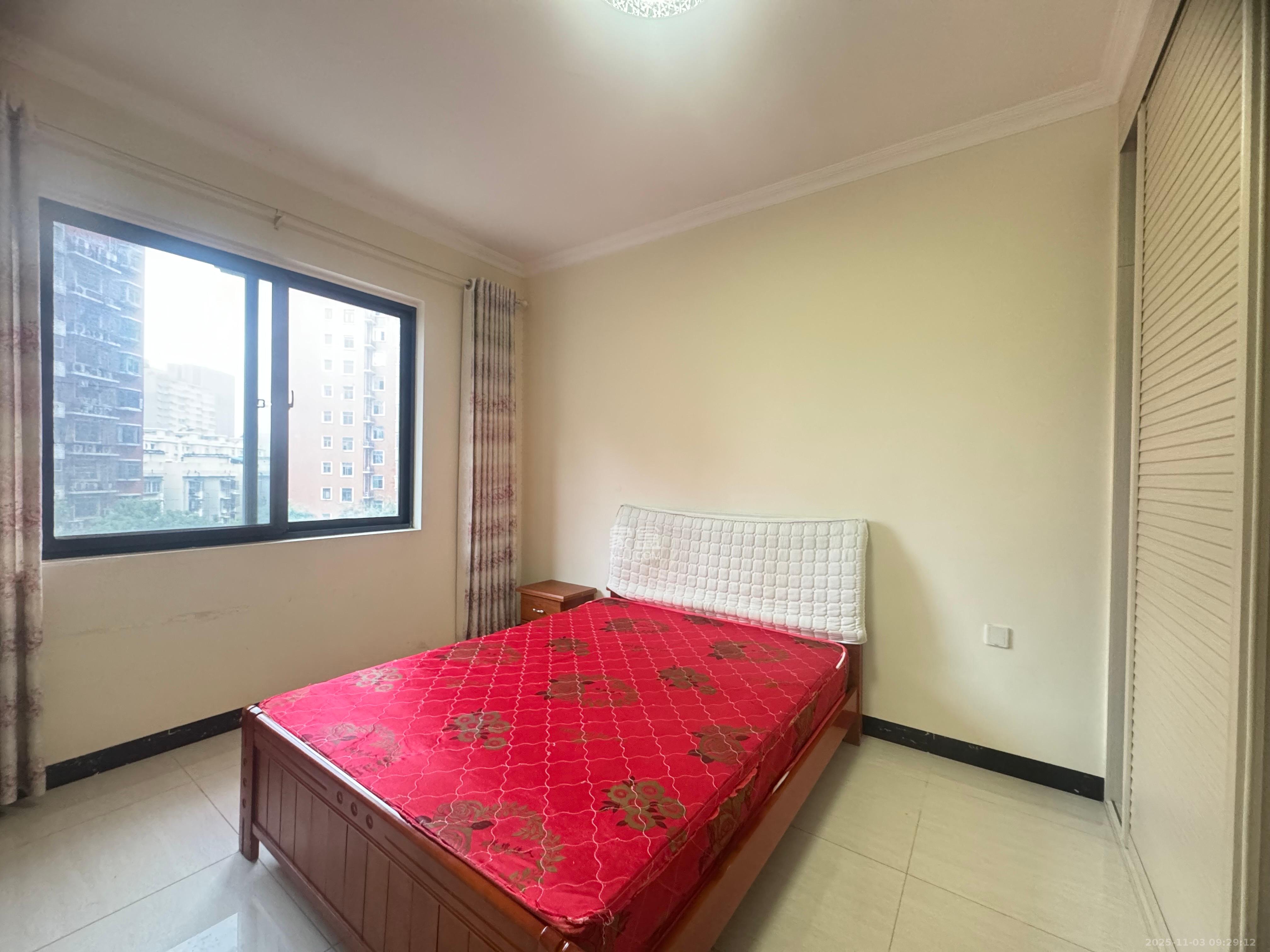 阳光锦城  3室2厅1卫    2500.0元/月室内图