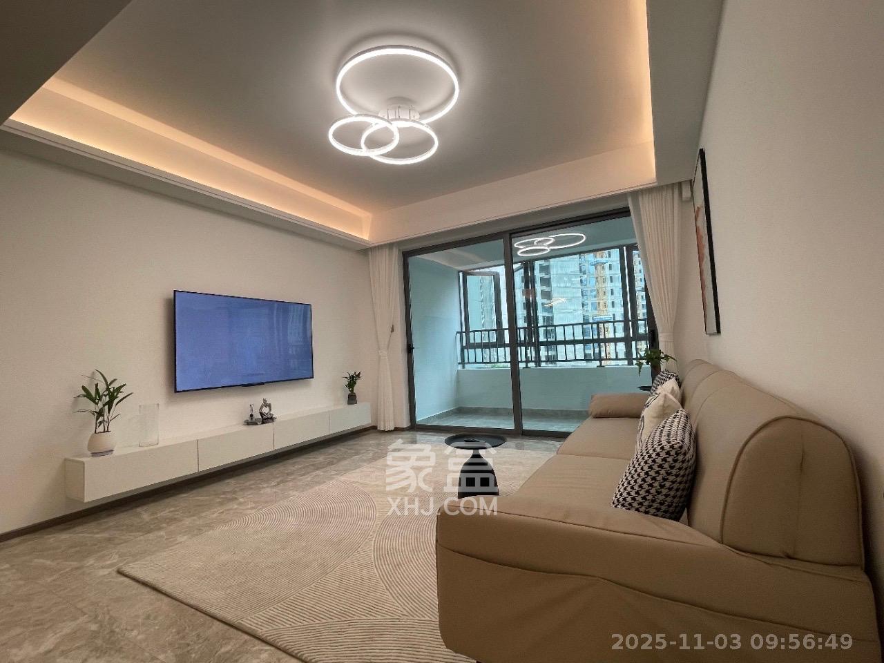 复地滨江金融中心  4室2厅2卫    5000.0元/月