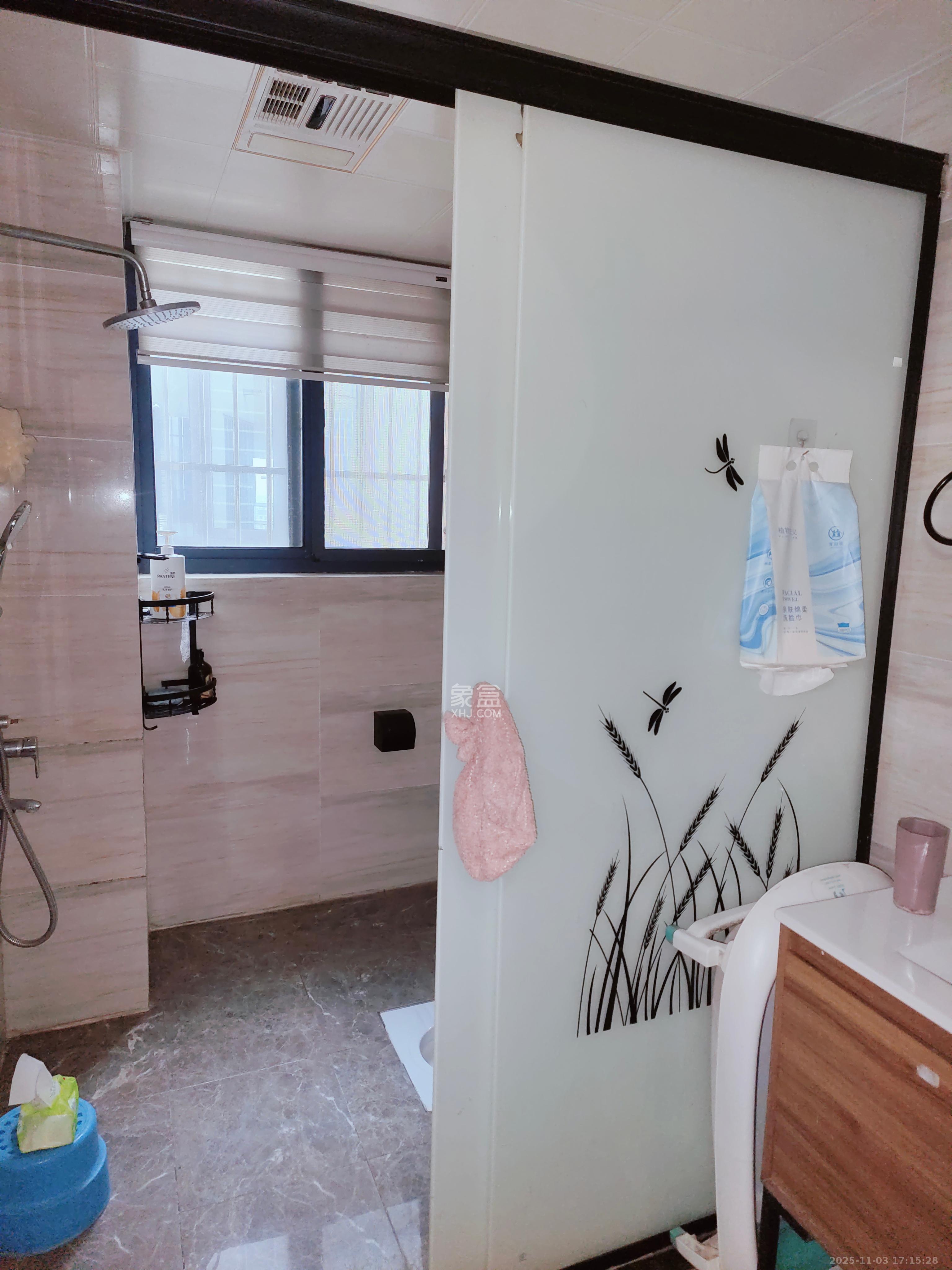 黑金时代广场  3室2厅2卫    2200.0元/月室内图