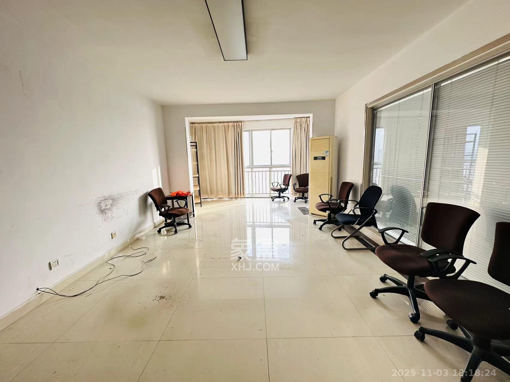 高桥现代商贸城  3室2厅1卫    7200.0元/月