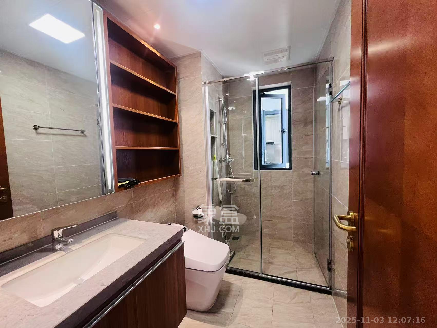 恒大文化旅游城A区  3室2厅2卫    2000.0元/月室内图