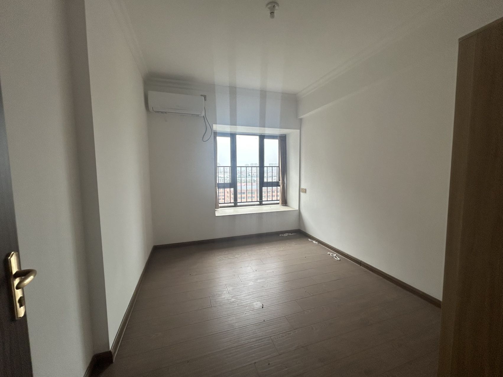 东城首府  4室2厅2卫    1900.0元/月室内图