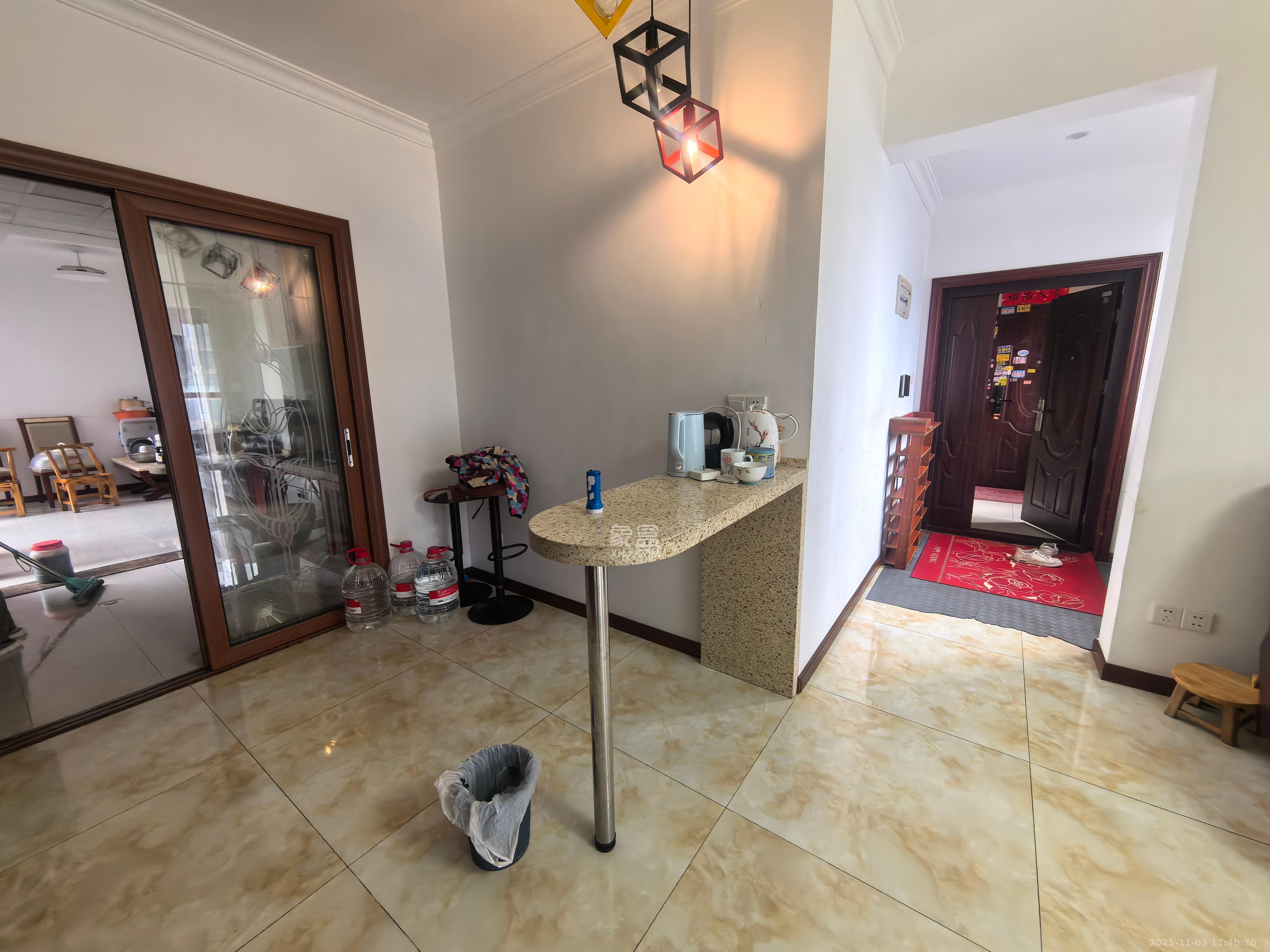 金鼎公园尚 3室2厅2卫 2500.0元/月 金鼎公园尚 3室2厅2卫 2500.0元/月室内图