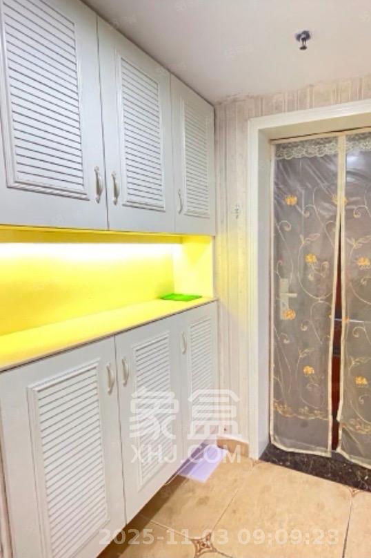 三重星都心  1室1厅1卫    1600.0元/月室内图