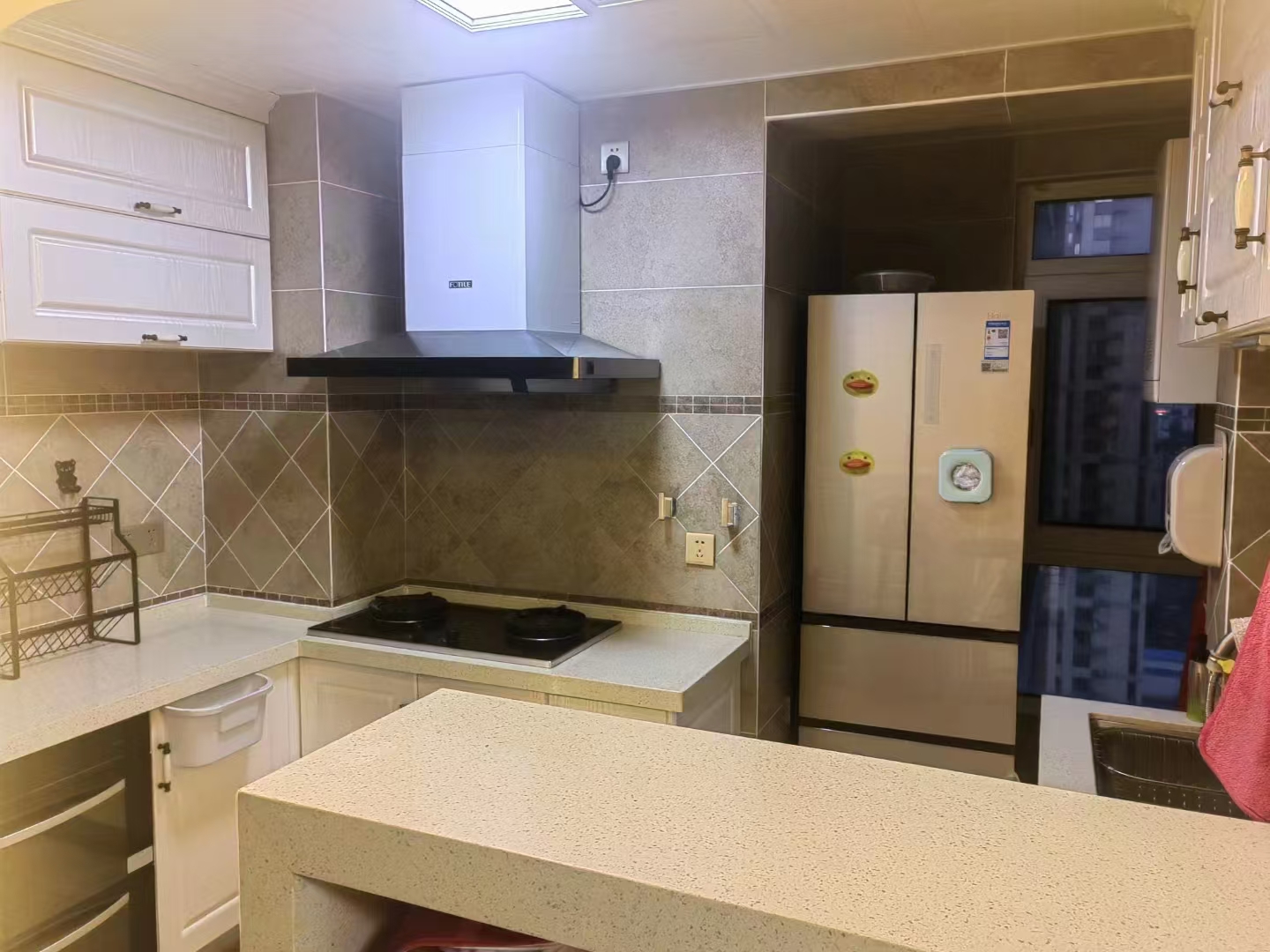 融冠亲城  3室2厅1卫    2700.0元/月室内图