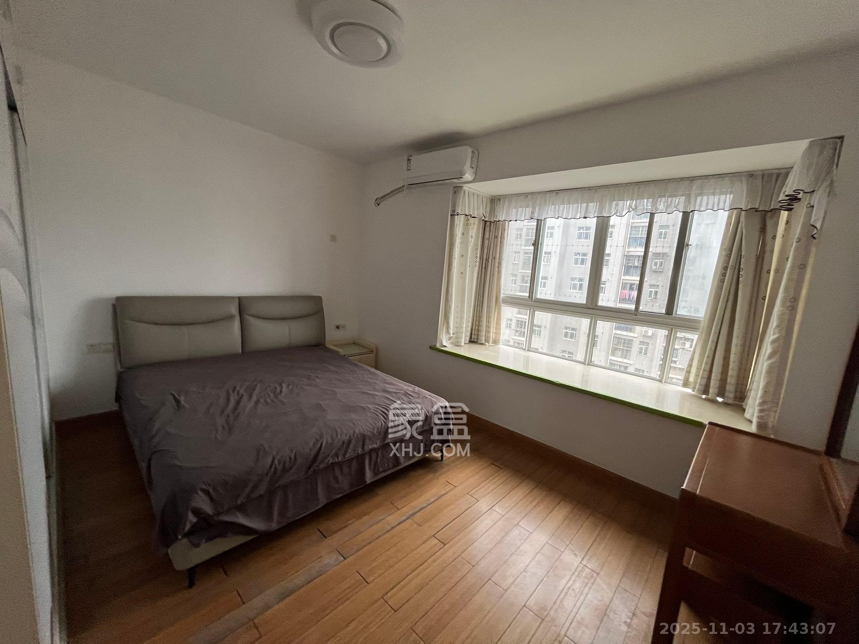 嘉盛华庭（一期、二期、三期）  3室2厅2卫    3000.0元/月室内图