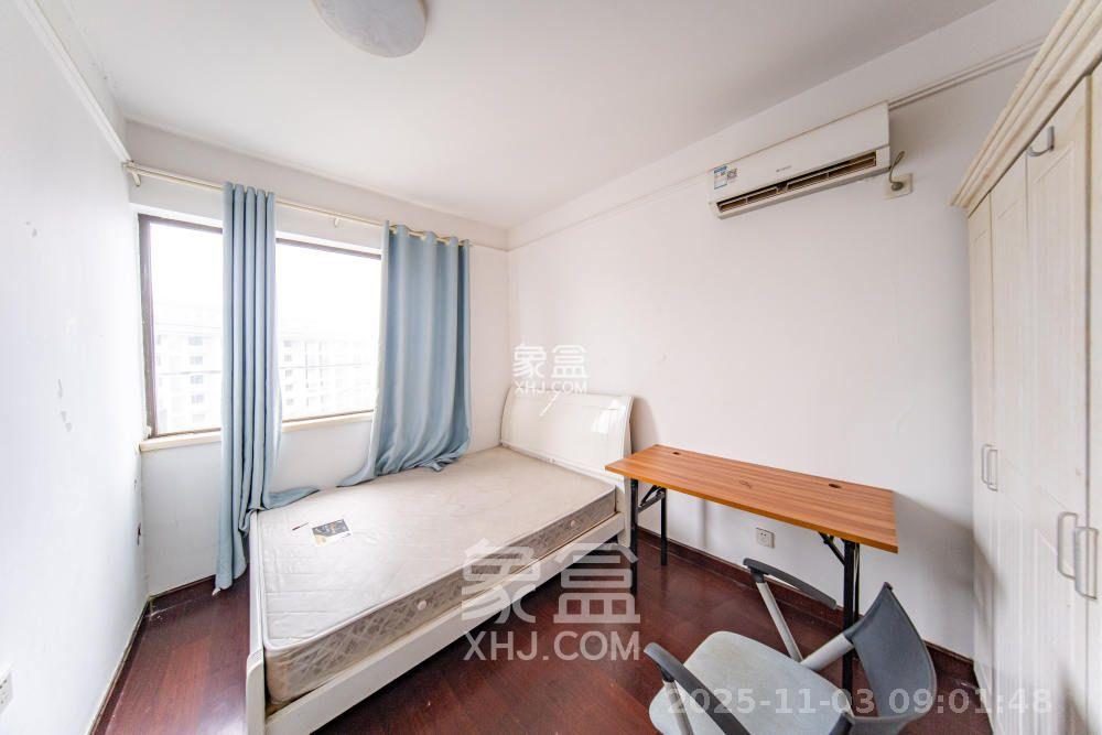 中海国际三期  4室2厅2卫    2500.0元/月室内图