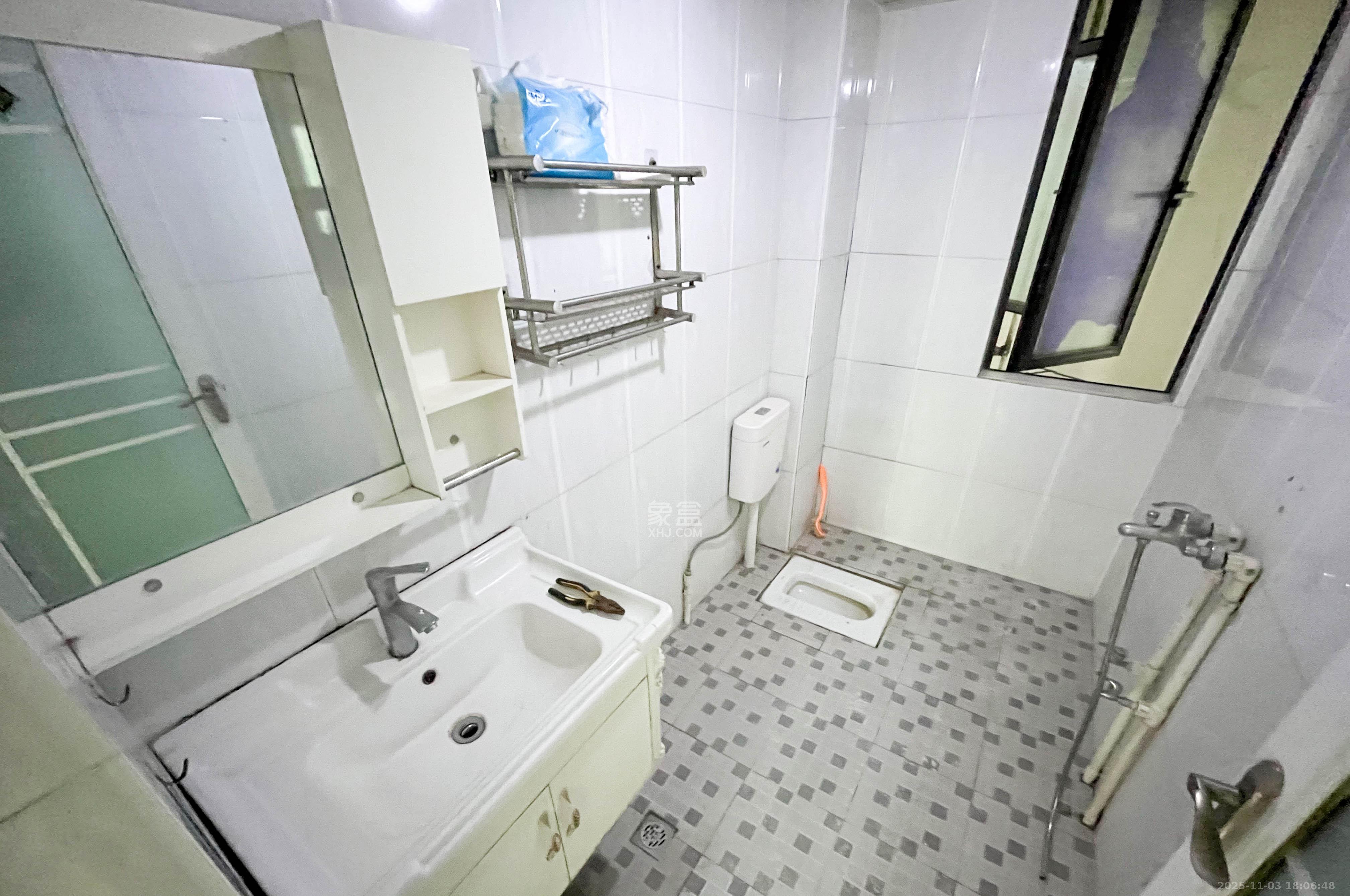 达美D6区 3室2厅2卫 76.0万 达美D6区 3室2厅2卫 76.0万卫生间