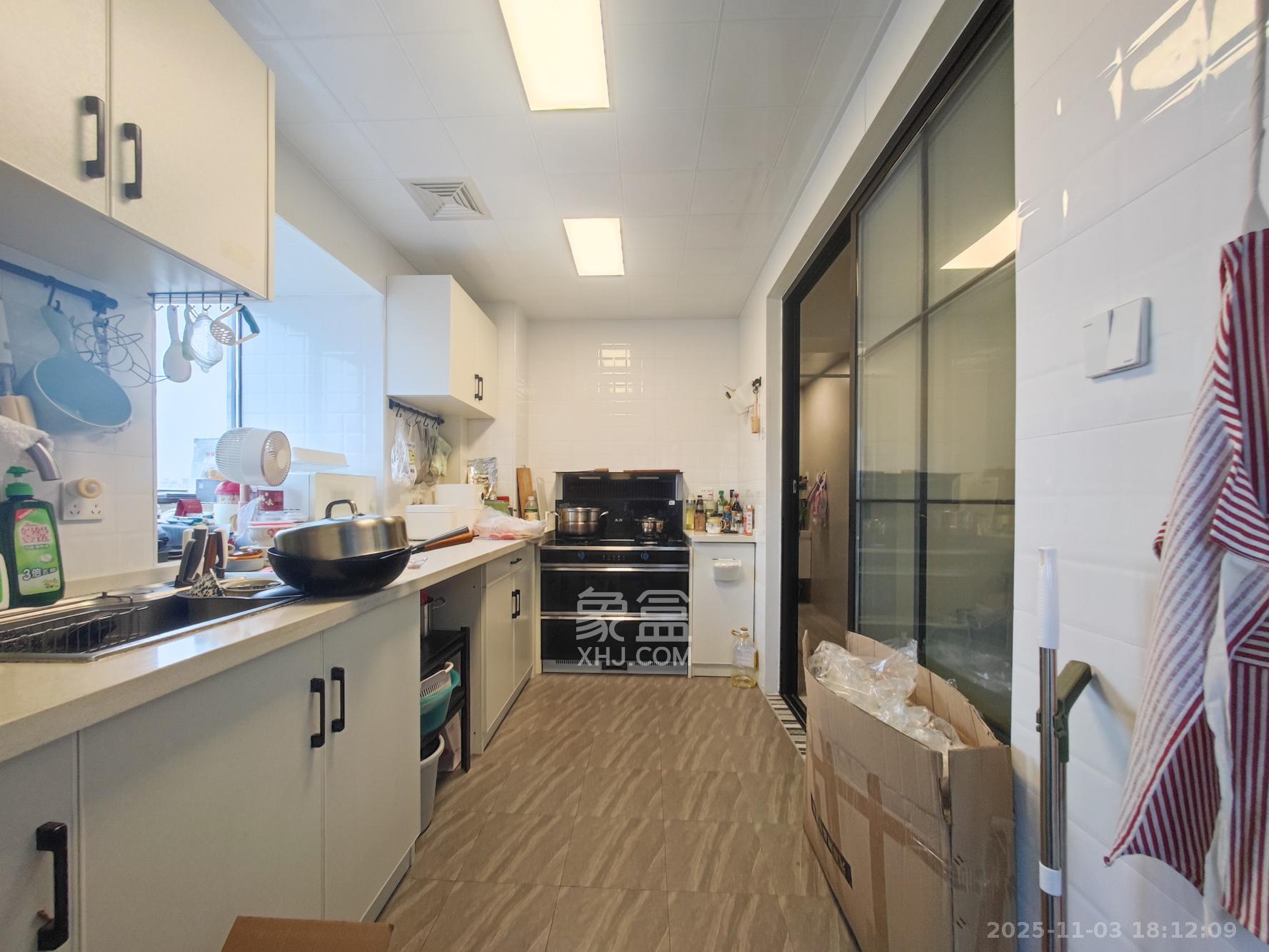 森林城 4室2厅2卫 190.0万 森林城 4室2厅2卫 190.0万厨房