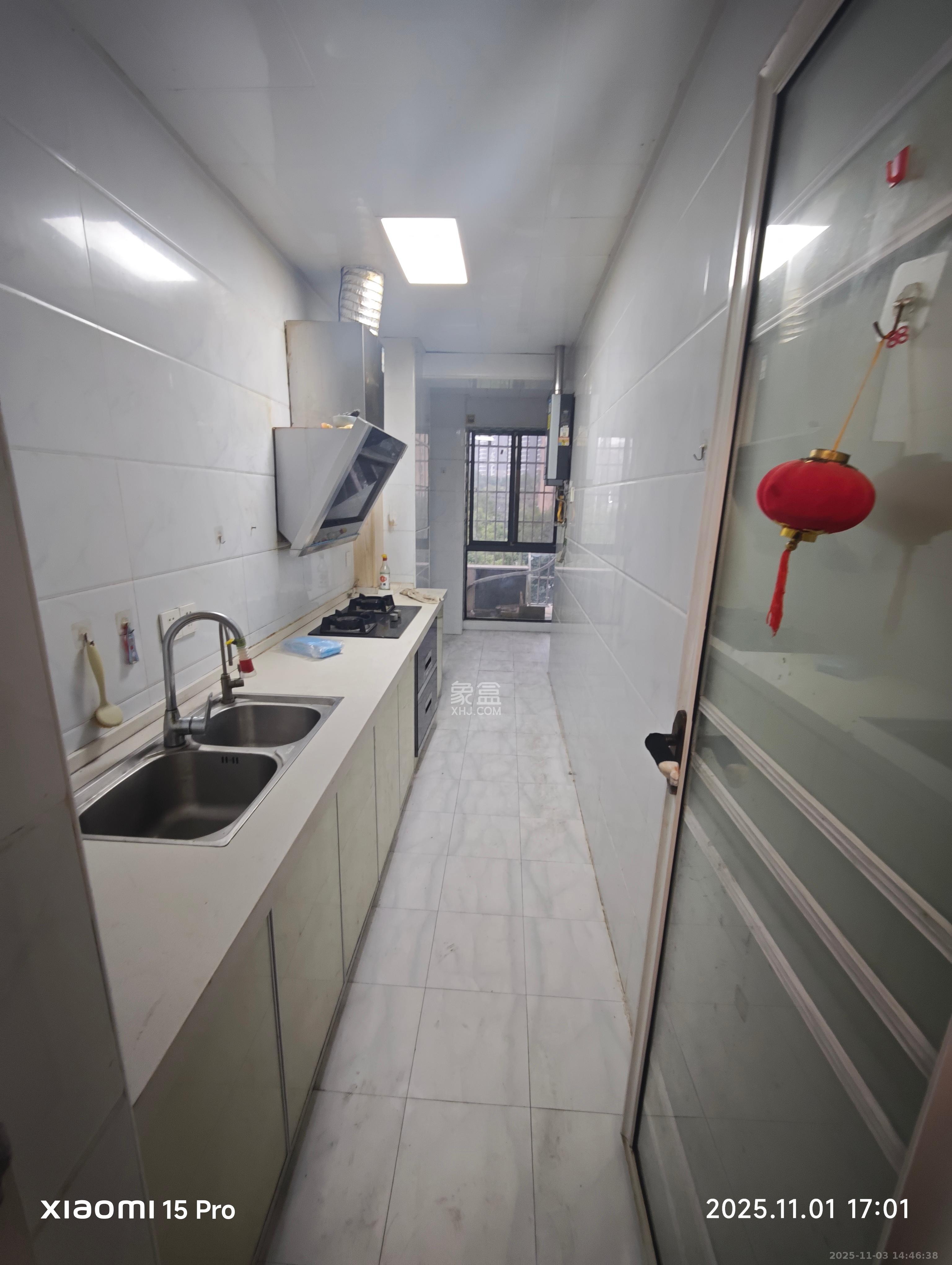 中城丽景香山园  1室2厅1卫    2400.0元/月室内图