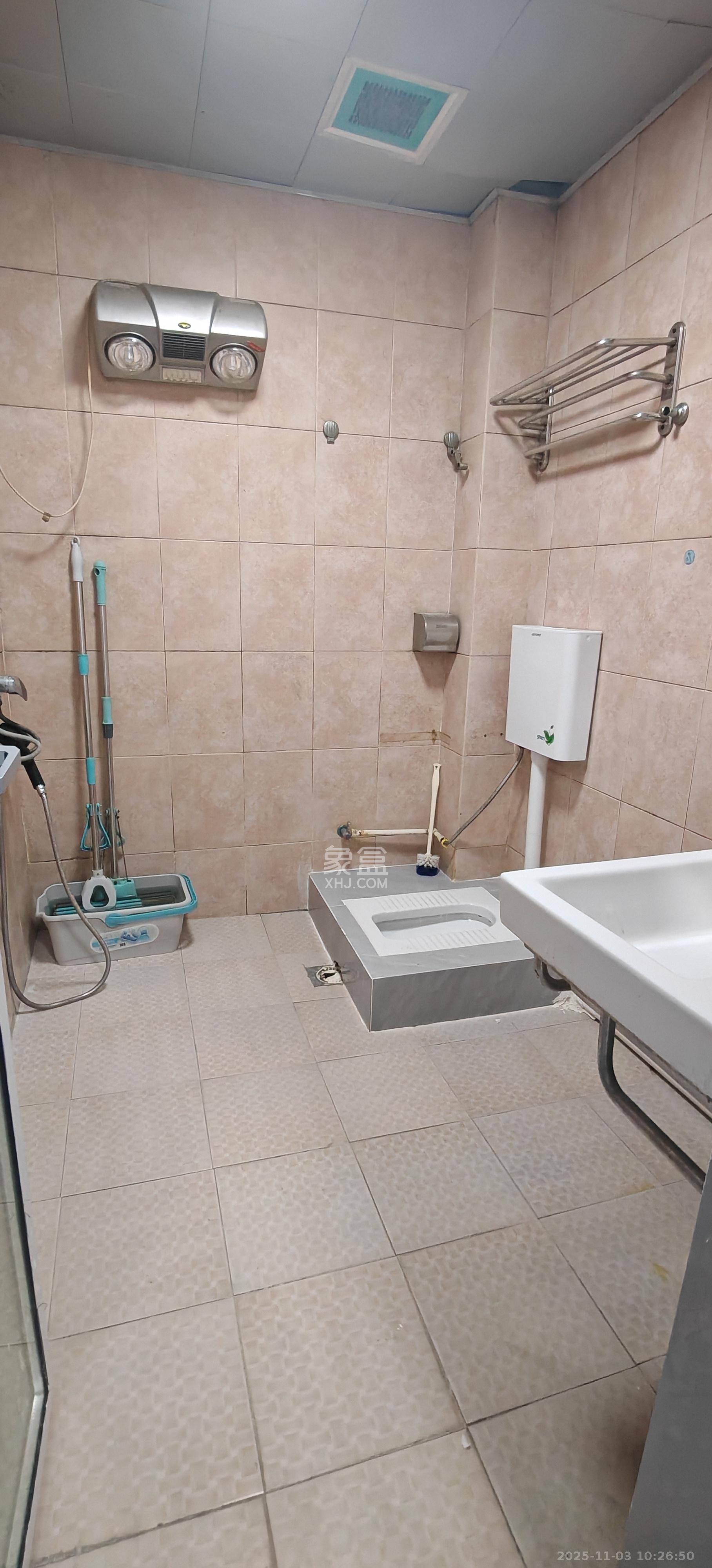 高家坪住宅新区  3室2厅1卫    2500.0元/月室内图