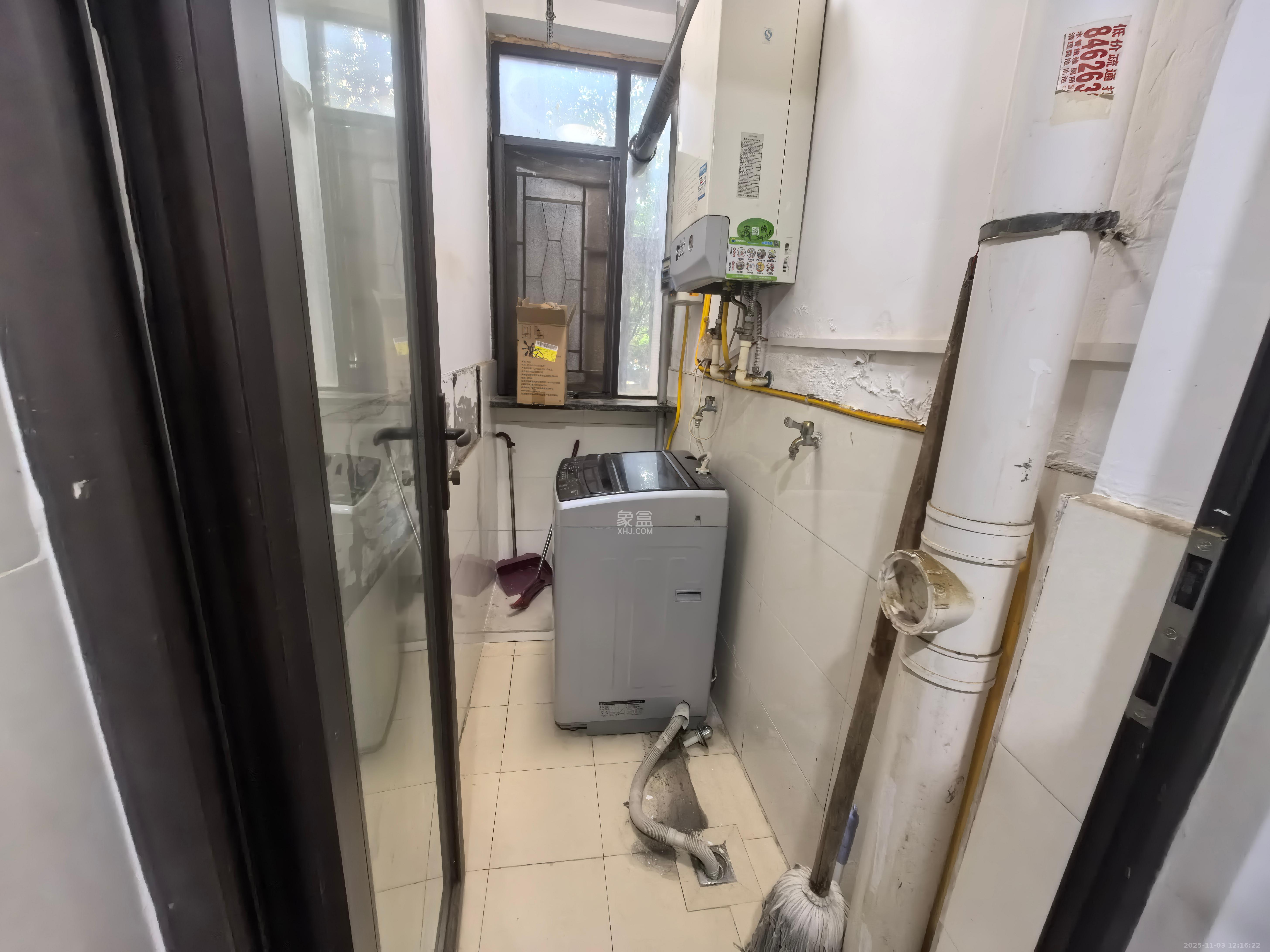 中海国际一期  3室2厅1卫    1900.0元/月室内图