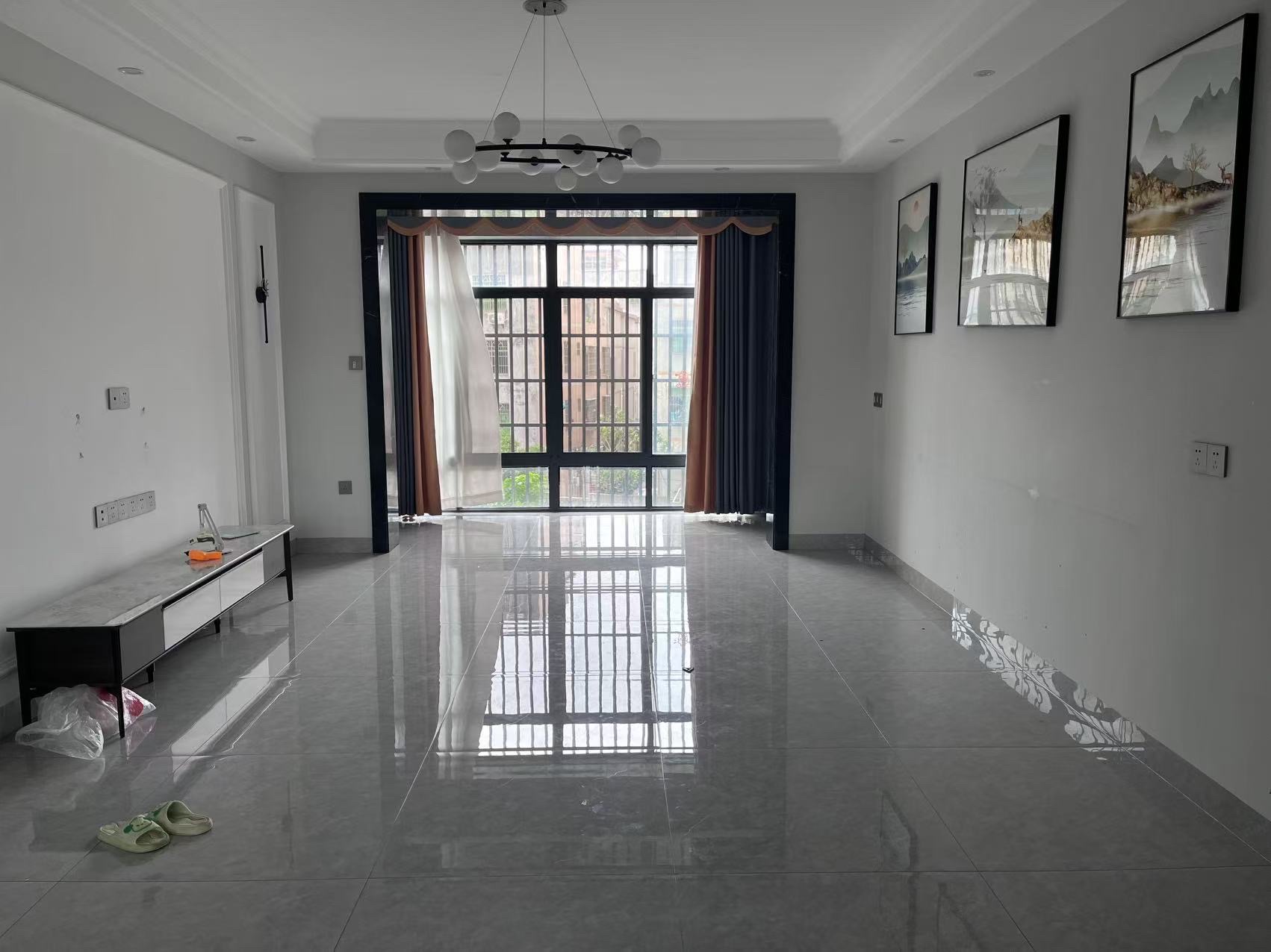 伟业智青春  3室2厅2卫    2800.0元/月