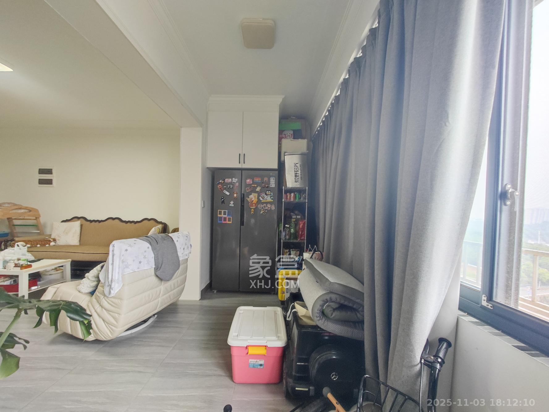 森林城  4室2厅2卫    190.0万阳台