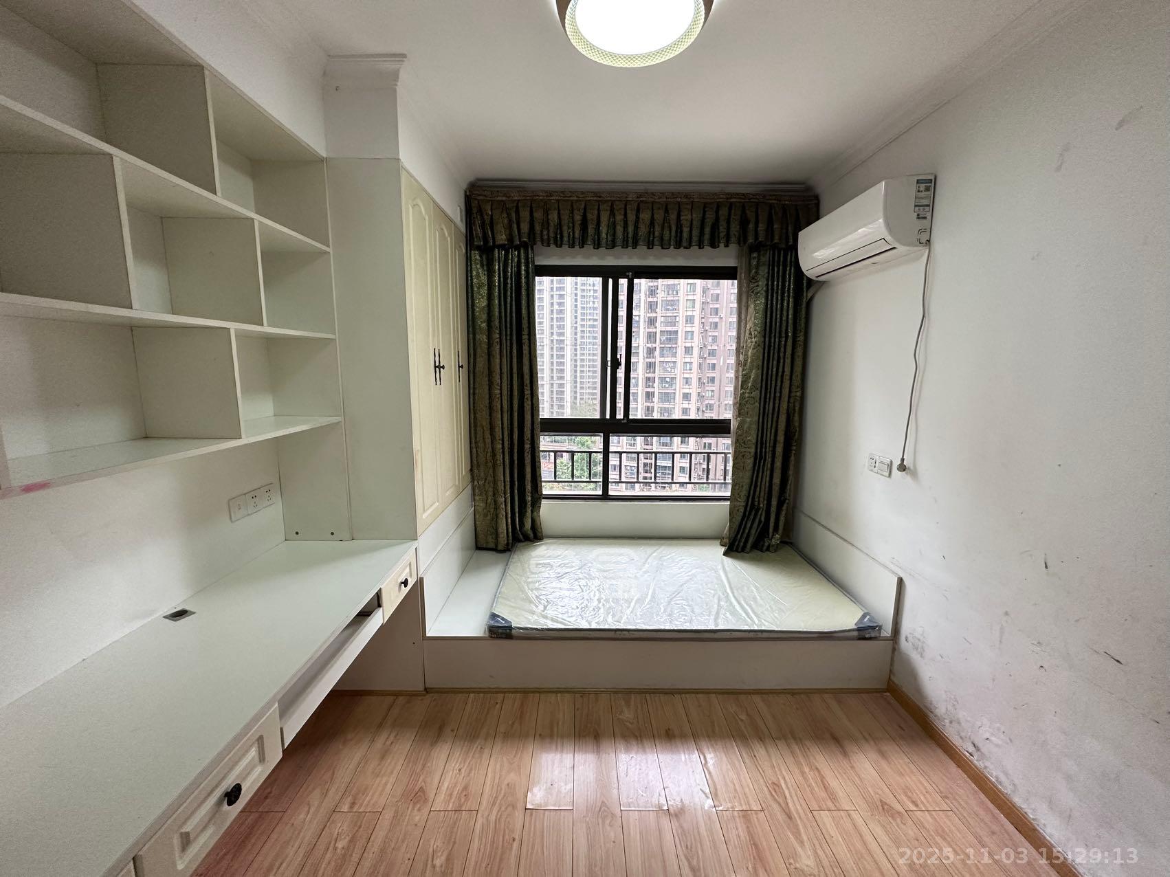 华润橡树湾  4室2厅2卫    2600.0元/月室内图