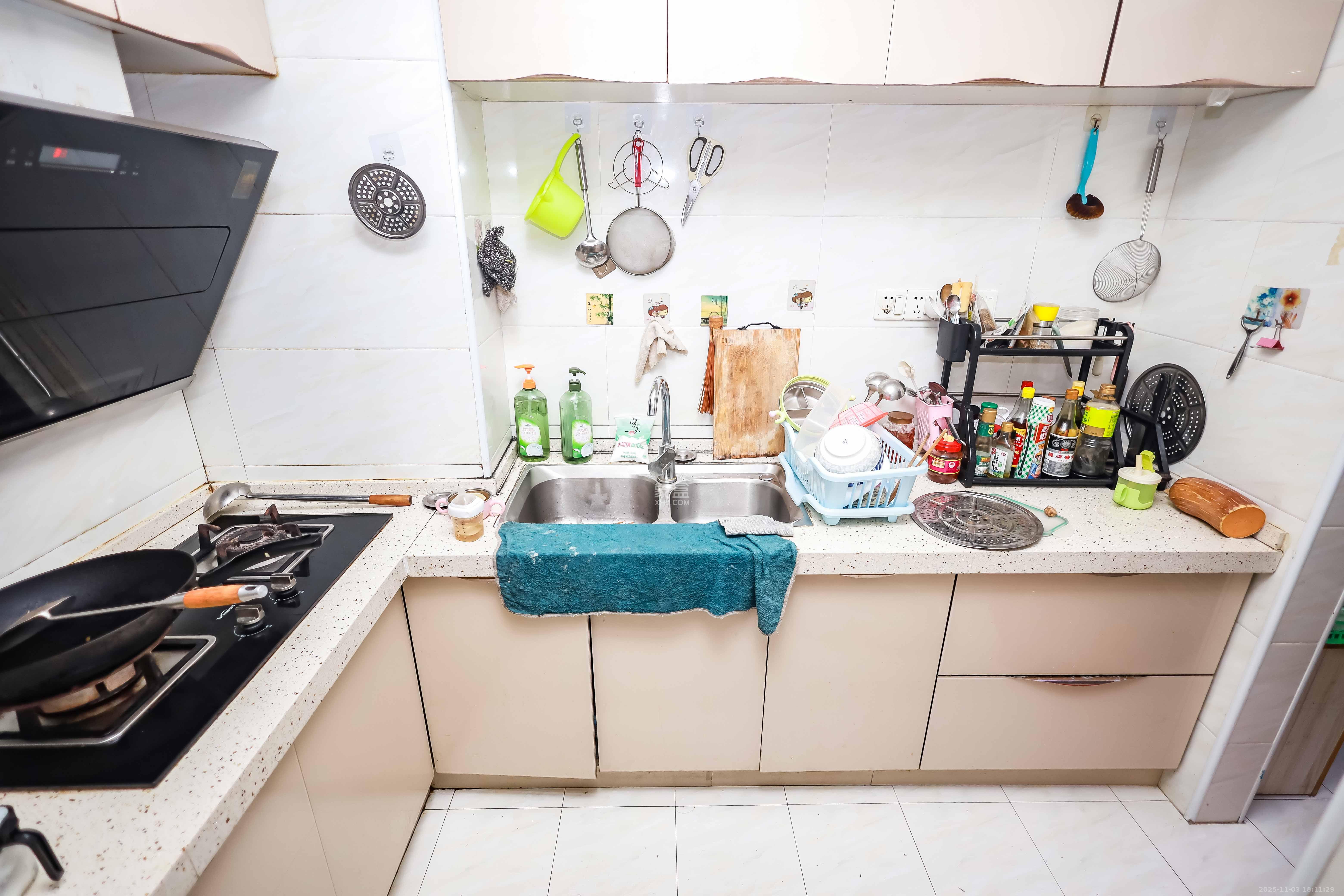 天麓尚层  1室2厅1卫    68.0万 天麓尚层  1室2厅1卫    68.0万厨房