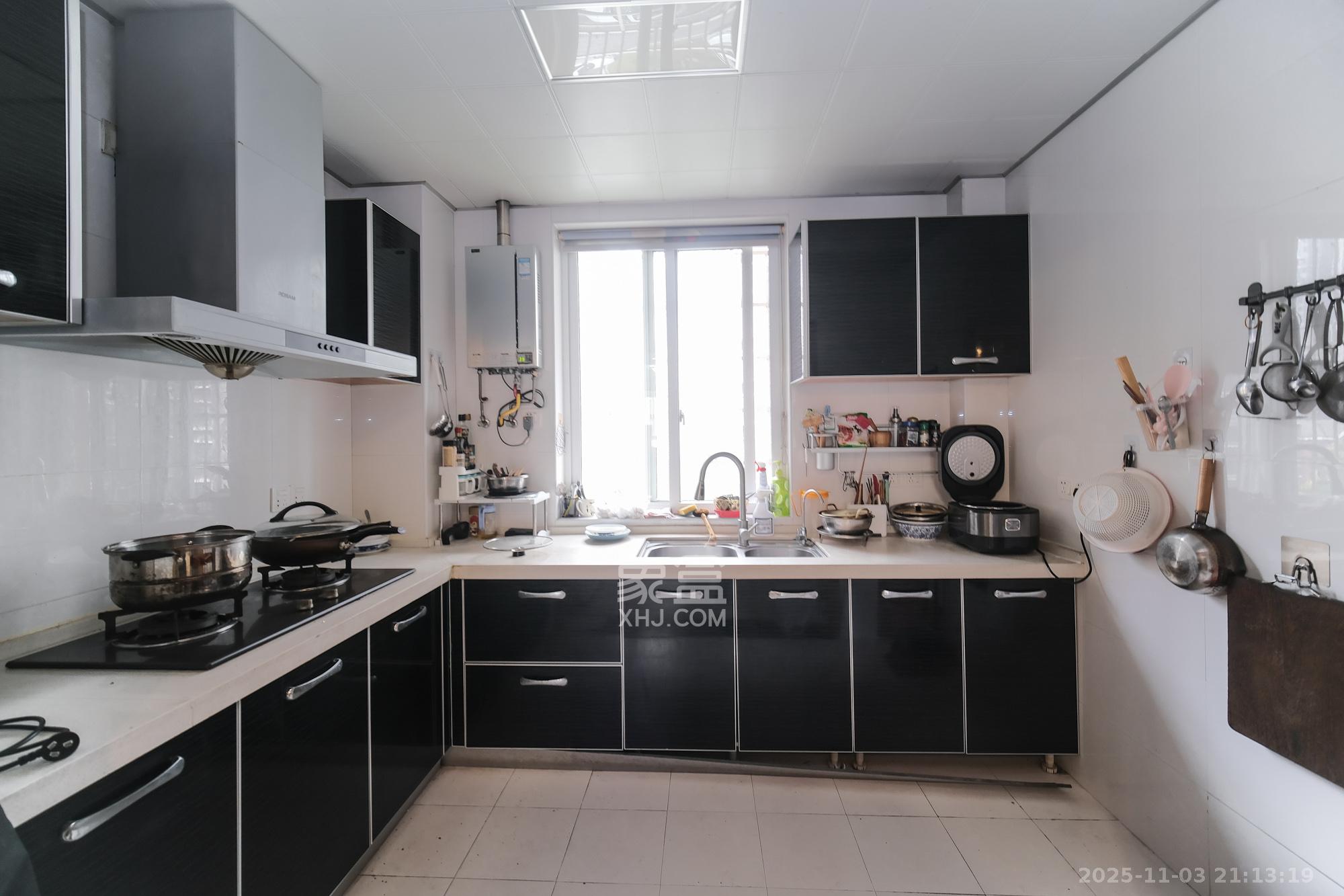 长丰星城 4室2厅2卫 89.0万 长丰星城 4室2厅2卫 89.0万厨房