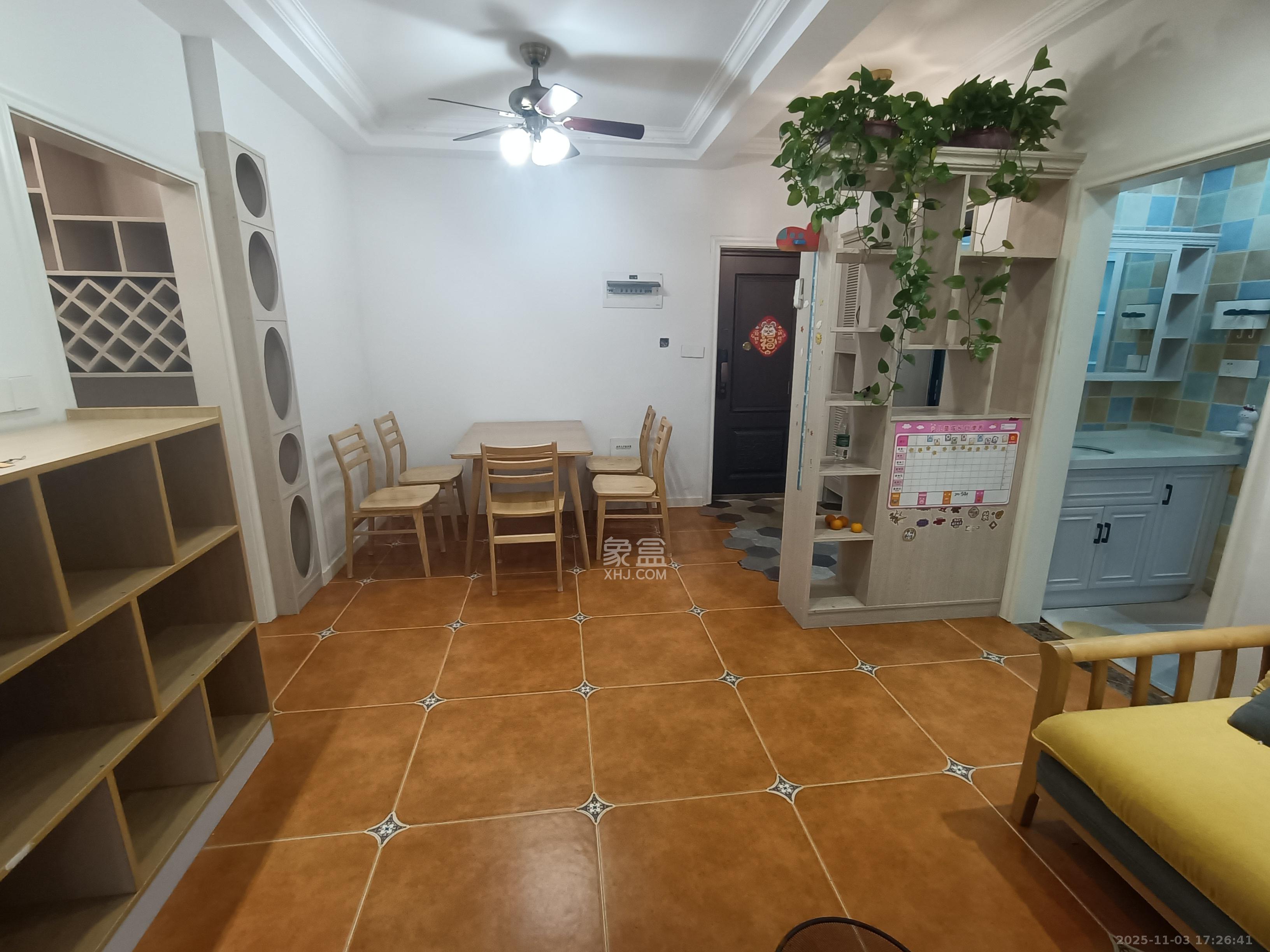 钱隆世家  3室2厅2卫    2500.0元/月 钱隆世家  3室2厅2卫    2500.0元/月室内图