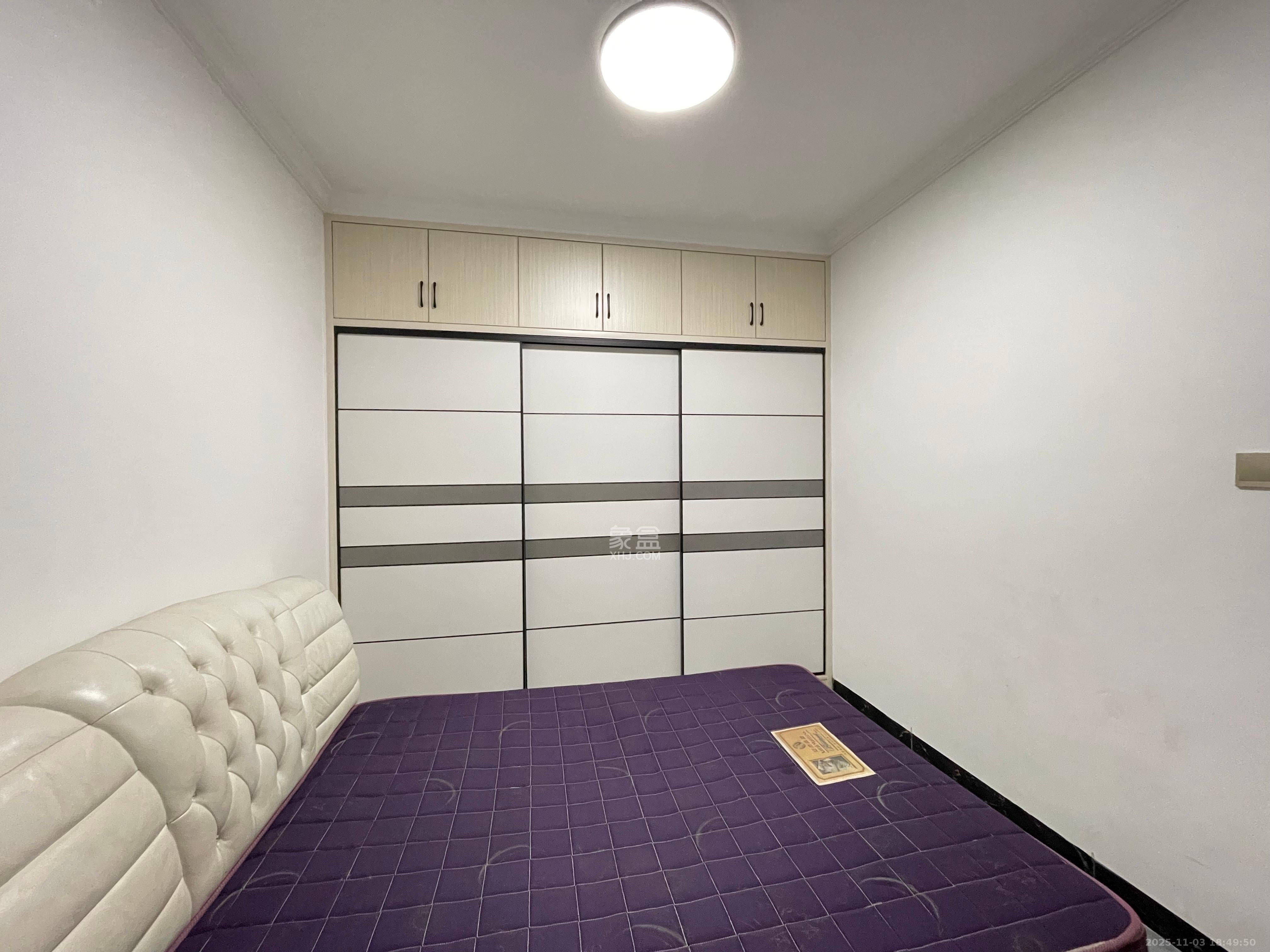 东岸梅园小区  1室0厅0卫    2000.0元/月室内图