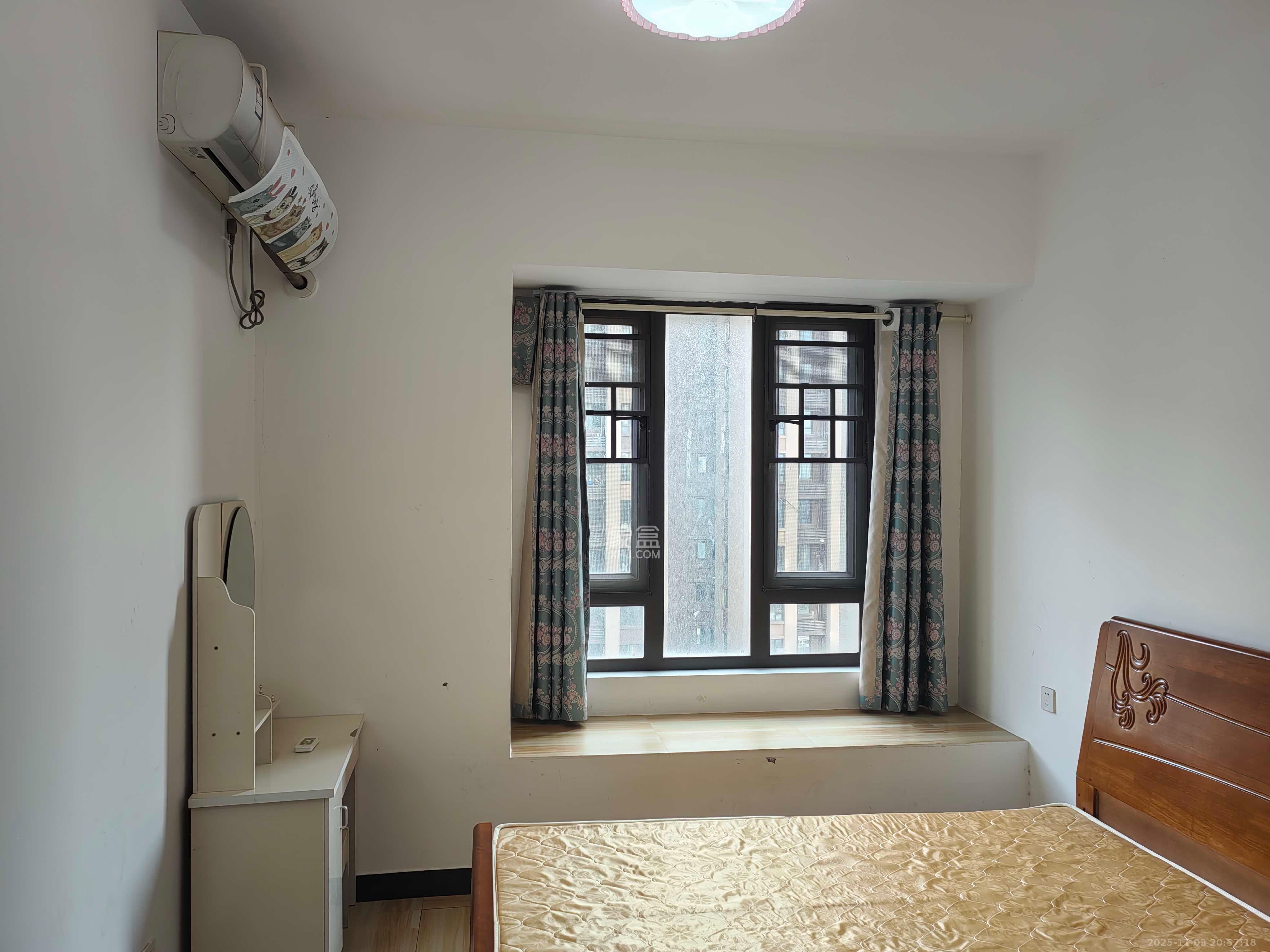 阳光城尚东湾青云苑  3室2厅1卫    2000.0元/月室内图