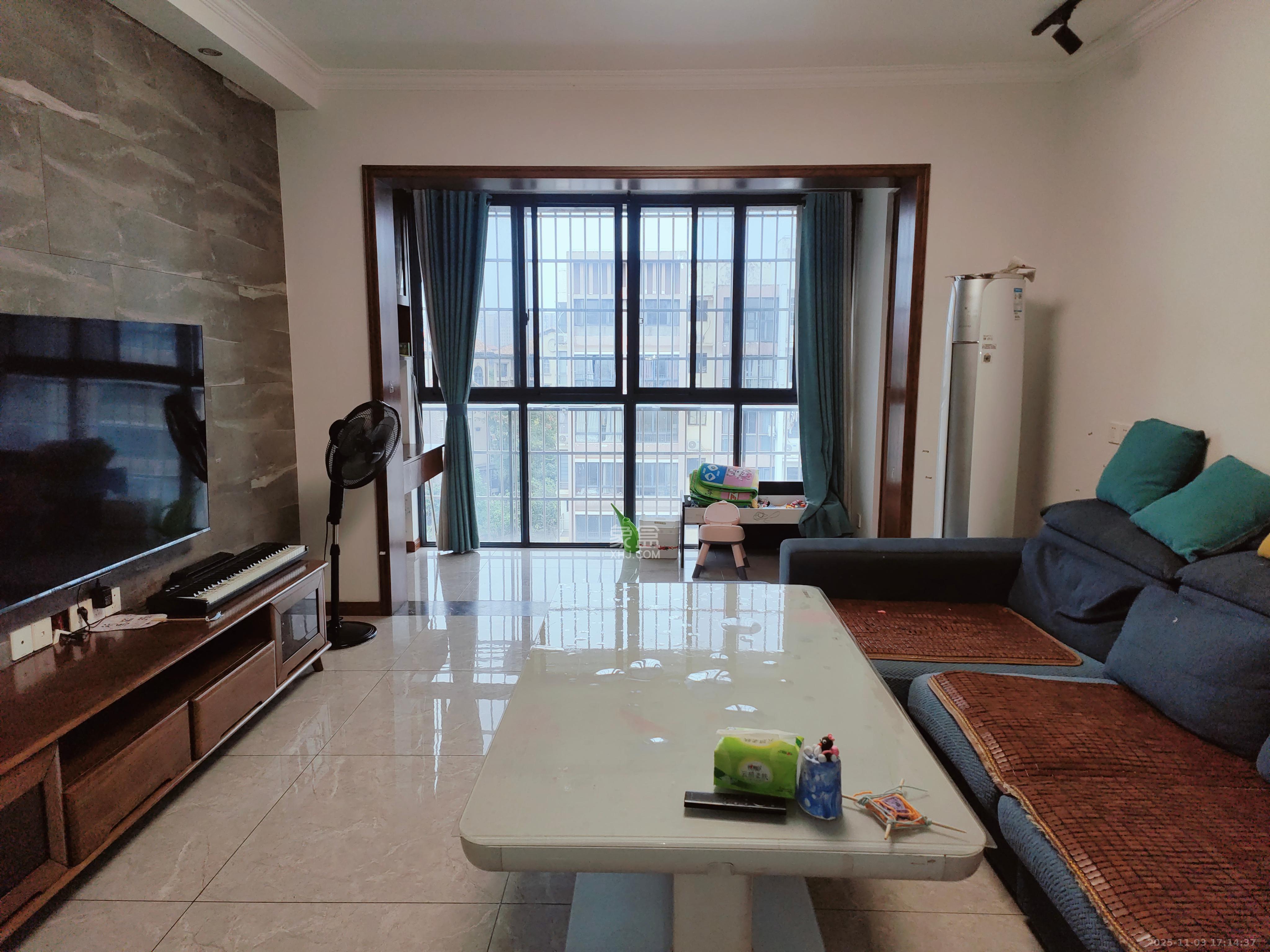 黑金时代广场 3室2厅2卫 2200.0元/月 黑金时代广场 3室2厅2卫 2200.0元/月室内图