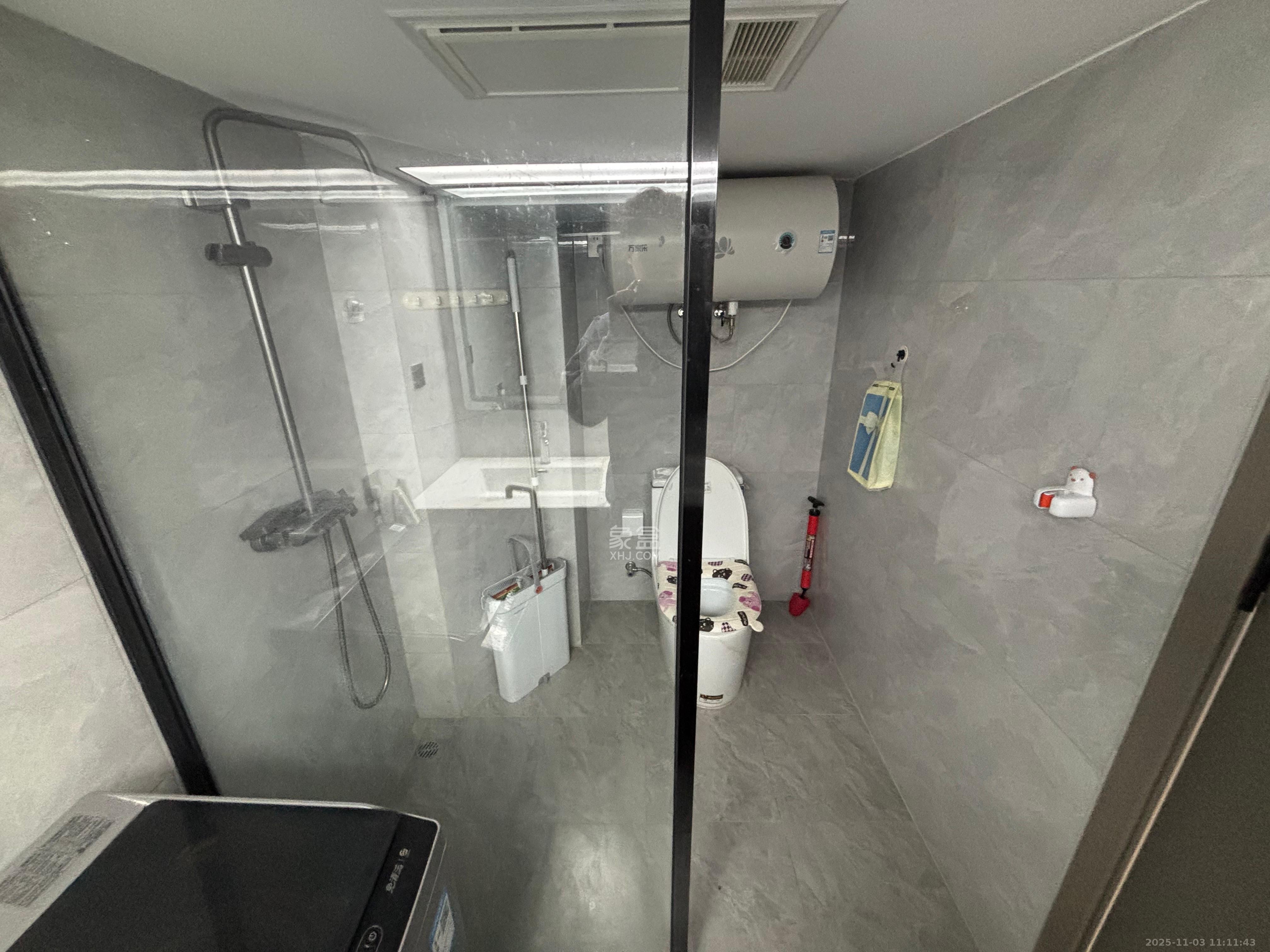 世茂璀璨天城公寓  2室1厅1卫    2600.0元/月室内图