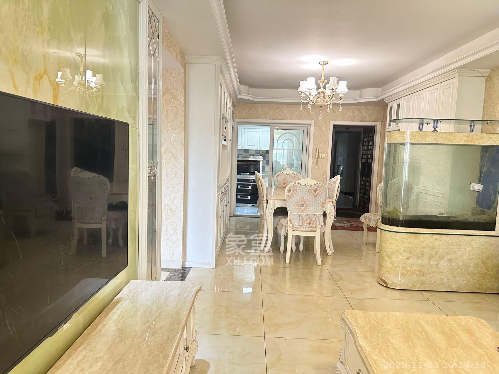 麓谷锦和园  2室2厅1卫    2300.0元/月室内图