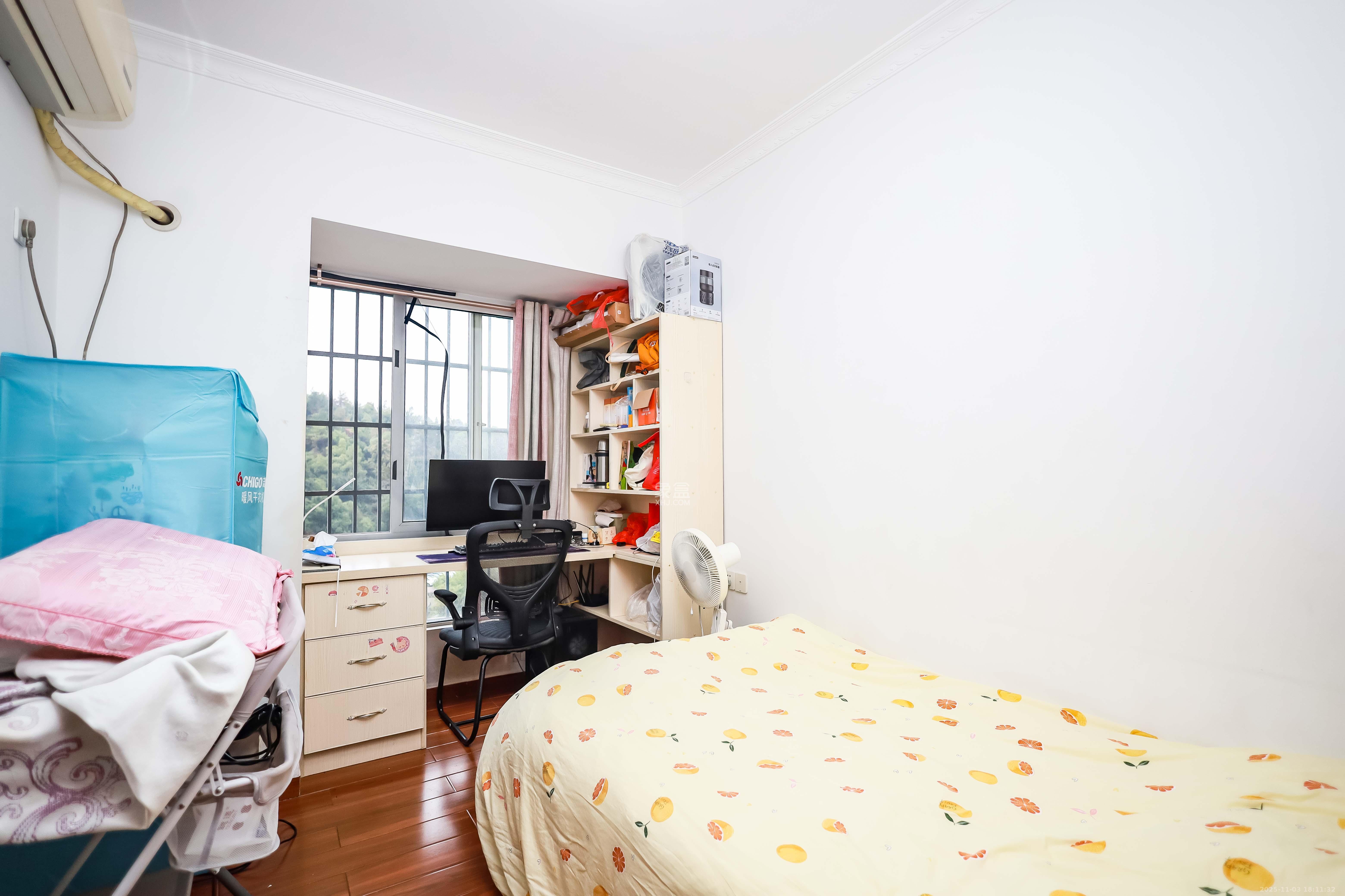 天麓尚层  1室2厅1卫    68.0万卧室