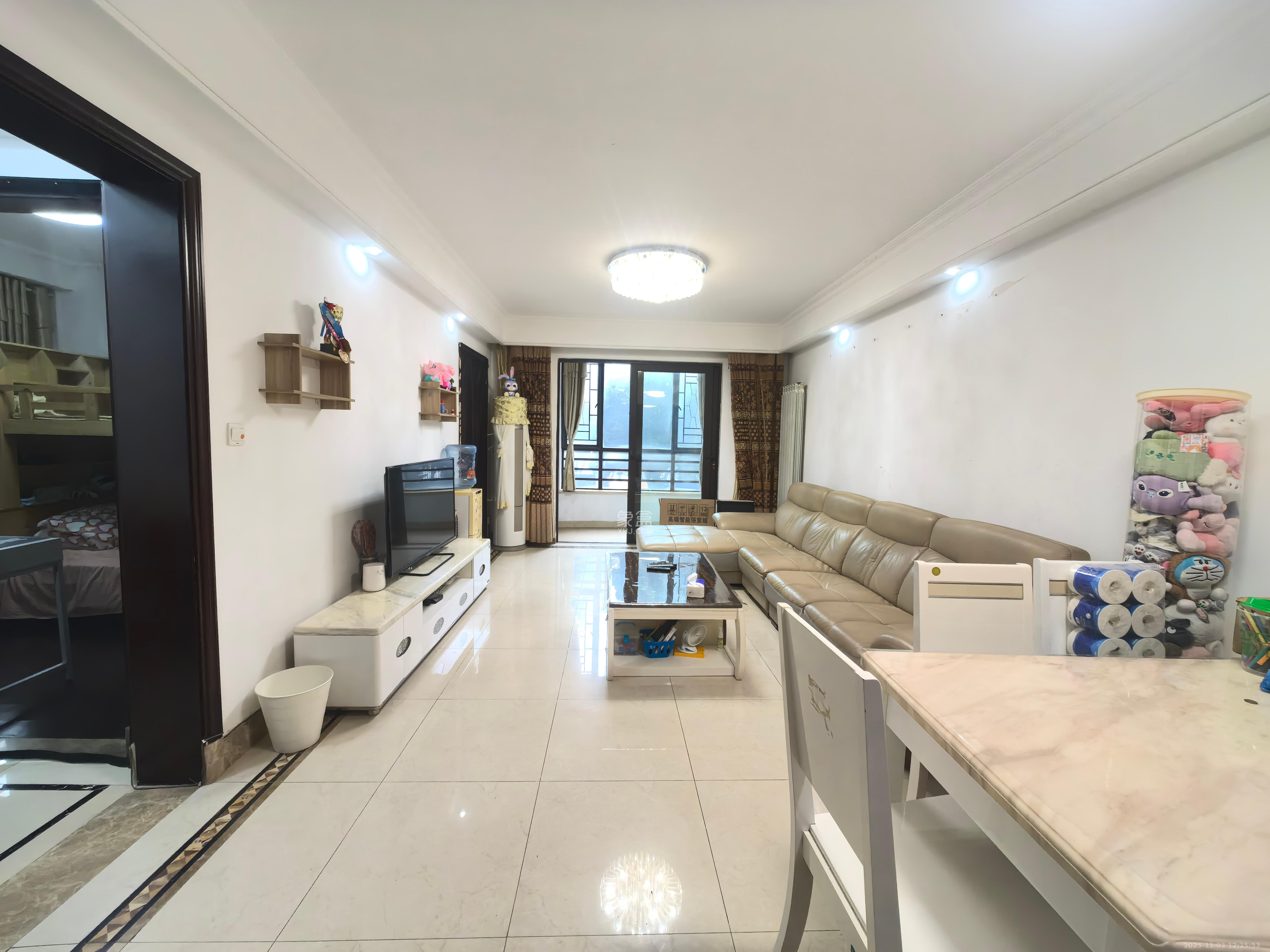 中海国际一期  3室2厅1卫    1900.0元/月