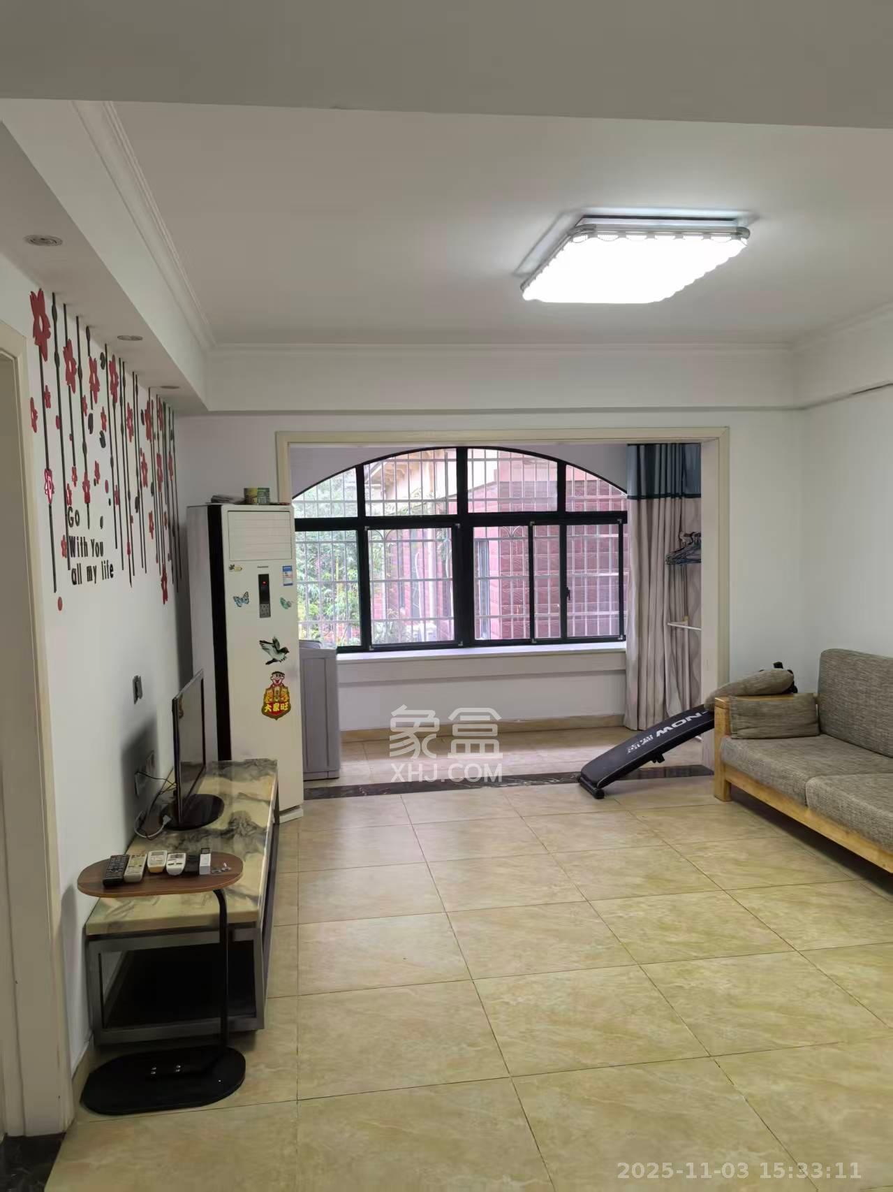 麓枫和苑 2室1厅1卫 2200.0元/月 麓枫和苑 2室1厅1卫 2200.0元/月室内图